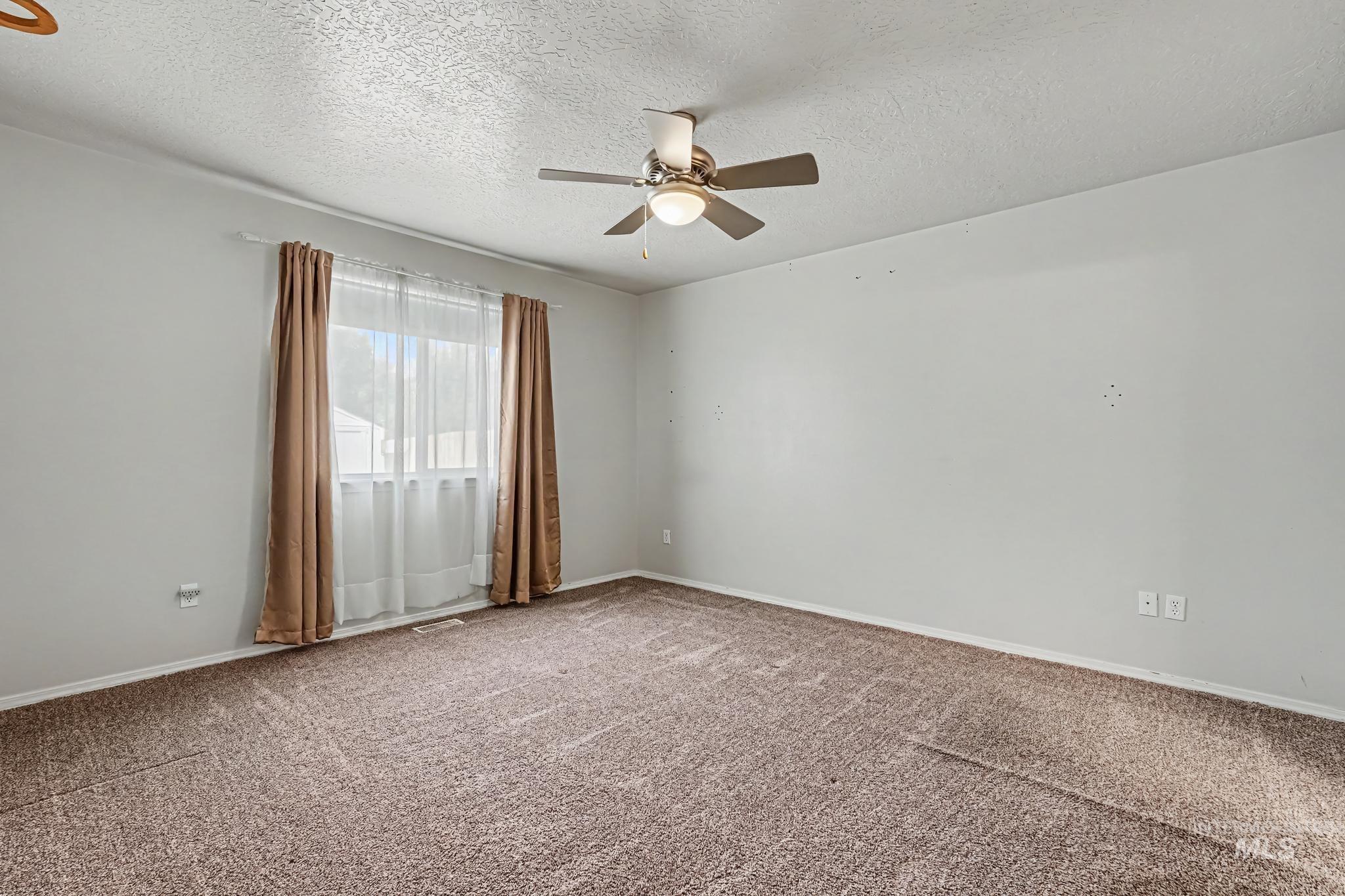 11938 Emerson St, Caldwell, Idaho 83605, 3 Bedrooms, 2 Bathrooms, Residential For Sale, Price $379,000,MLS 98997344