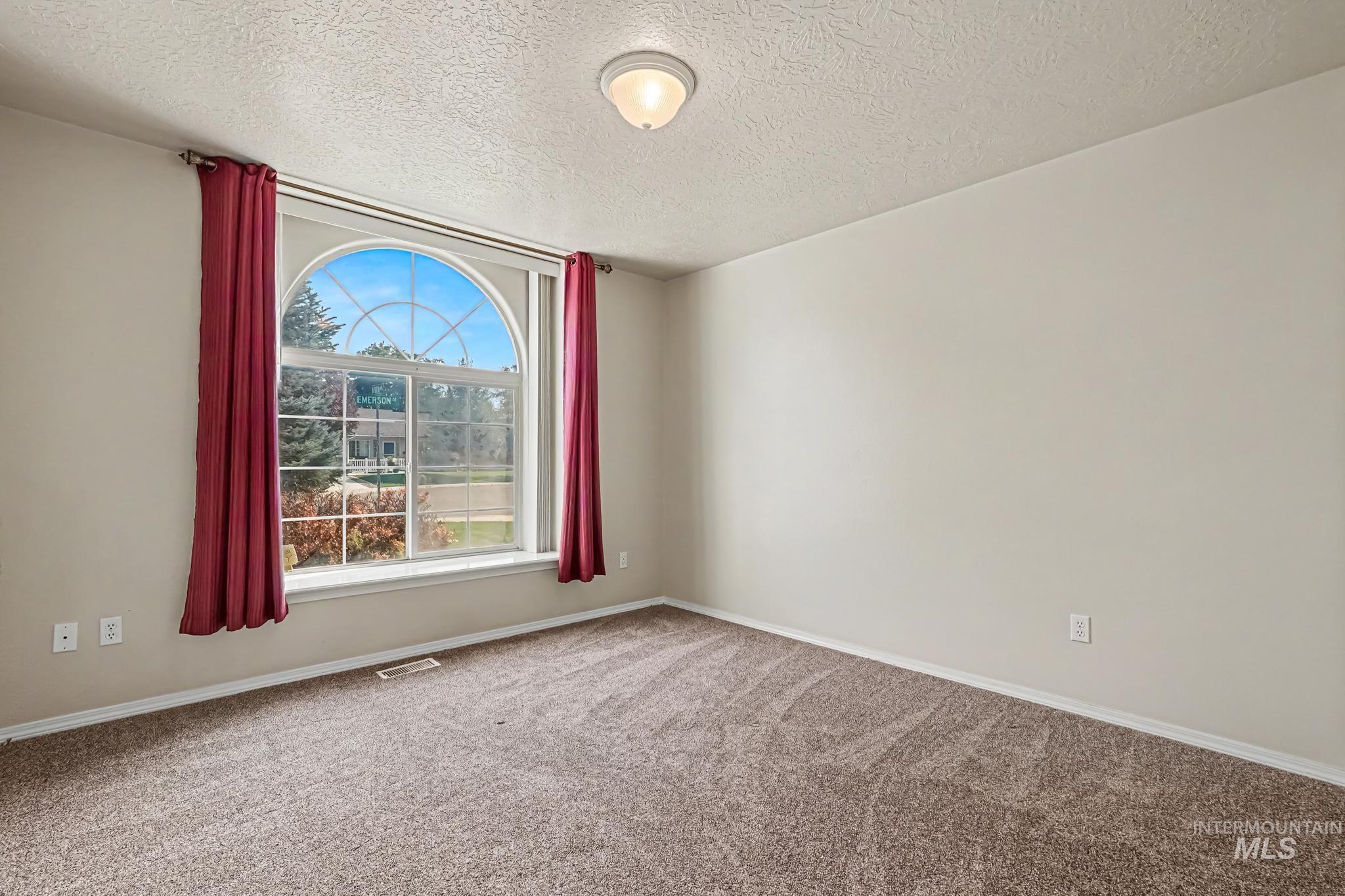 11938 Emerson St, Caldwell, Idaho 83605, 3 Bedrooms, 2 Bathrooms, Residential For Sale, Price $379,000,MLS 98997344