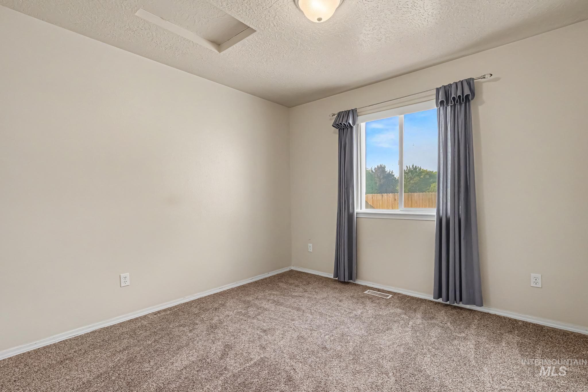 11938 Emerson St, Caldwell, Idaho 83605, 3 Bedrooms, 2 Bathrooms, Residential For Sale, Price $379,000,MLS 98997344