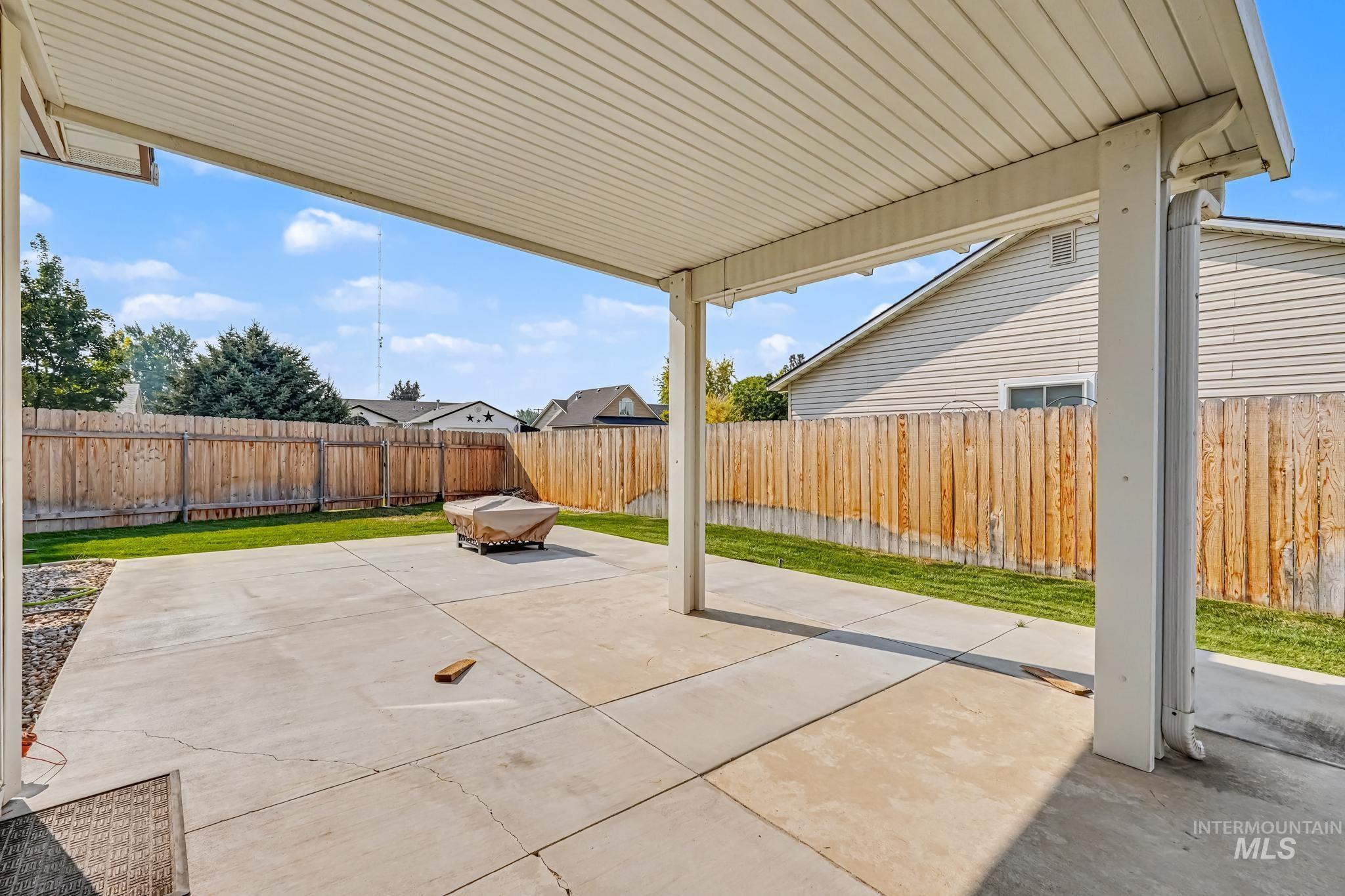 11938 Emerson St, Caldwell, Idaho 83605, 3 Bedrooms, 2 Bathrooms, Residential For Sale, Price $379,000,MLS 98997344