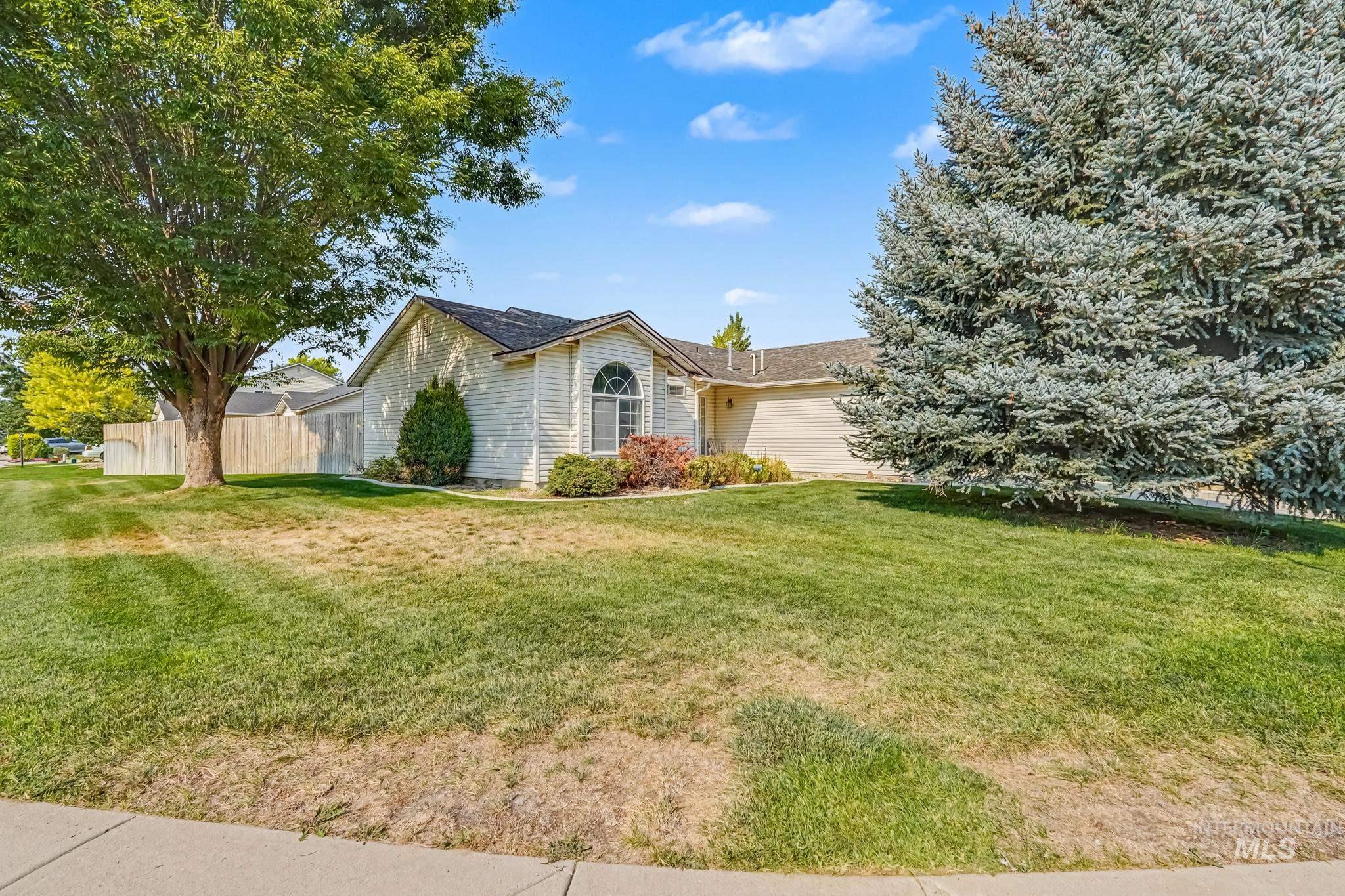 11938 Emerson St, Caldwell, Idaho 83605, 3 Bedrooms, 2 Bathrooms, Residential For Sale, Price $379,000,MLS 98997344