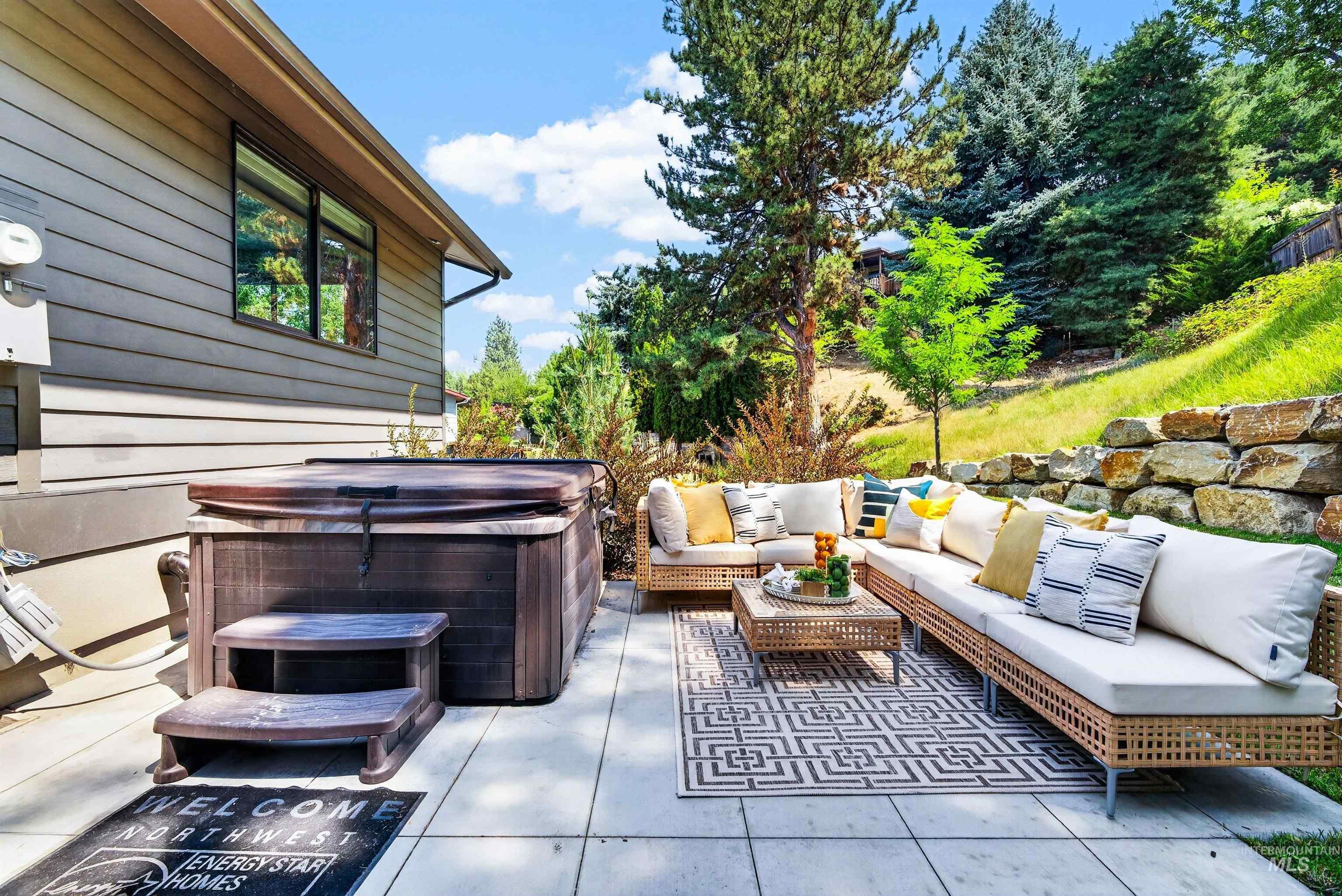 561 E Balmoral Rd, Boise, Idaho 83702, 4 Bedrooms, 3 Bathrooms, Residential For Sale, Price $985,000,MLS 98997345