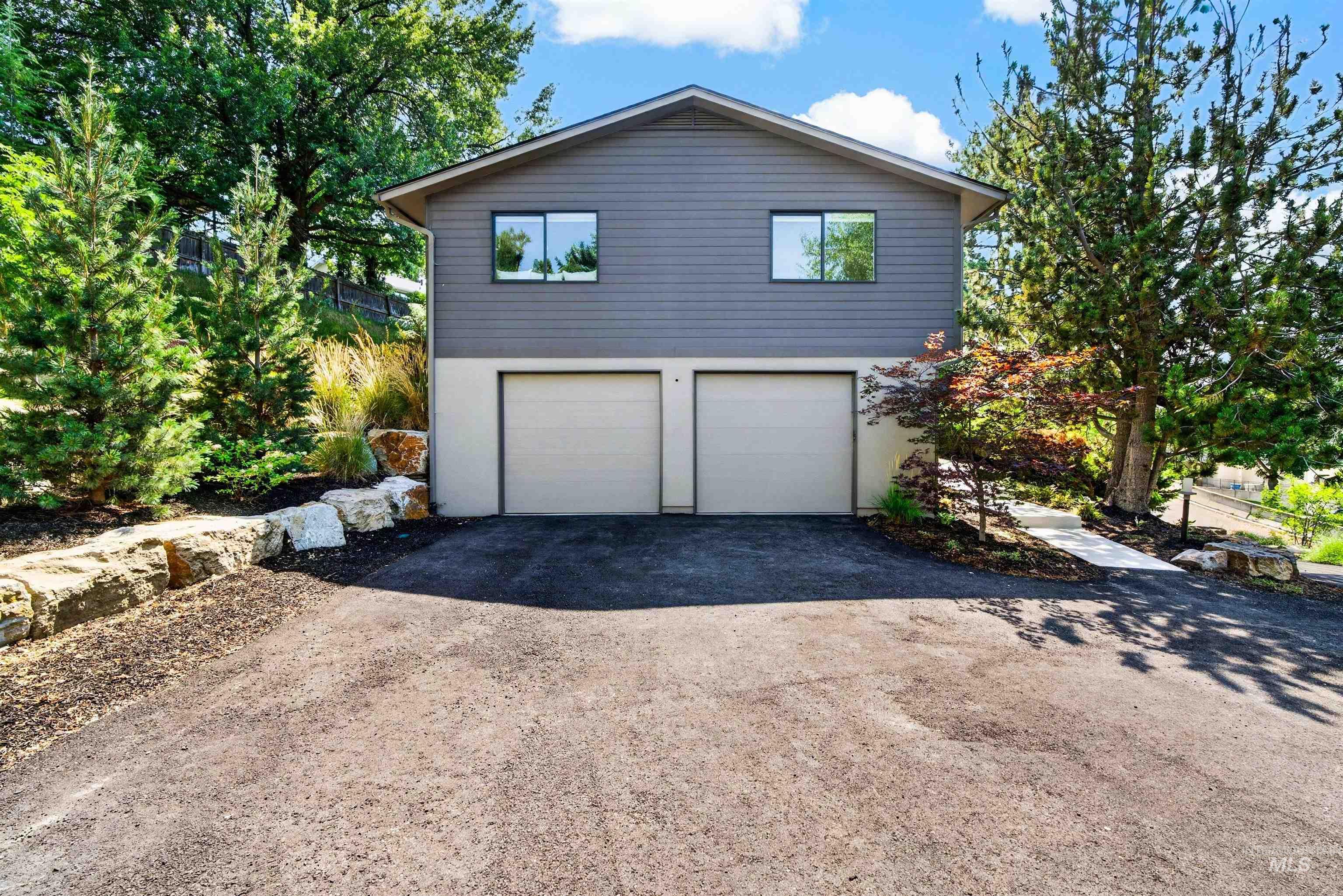 561 E Balmoral Rd, Boise, Idaho 83702, 4 Bedrooms, 3 Bathrooms, Residential For Sale, Price $985,000,MLS 98997345