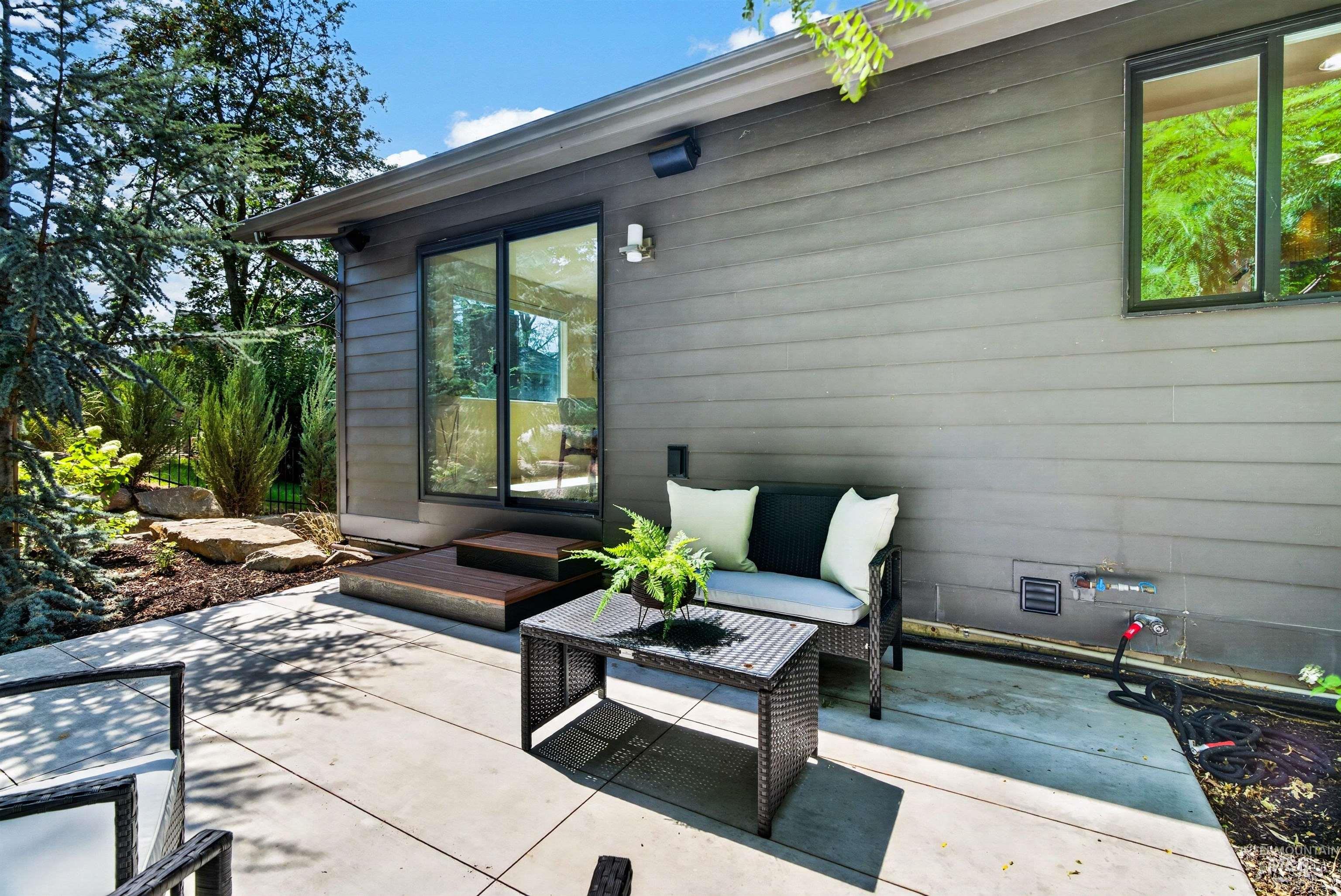 561 E Balmoral Rd, Boise, Idaho 83702, 4 Bedrooms, 3 Bathrooms, Residential For Sale, Price $985,000,MLS 98997345
