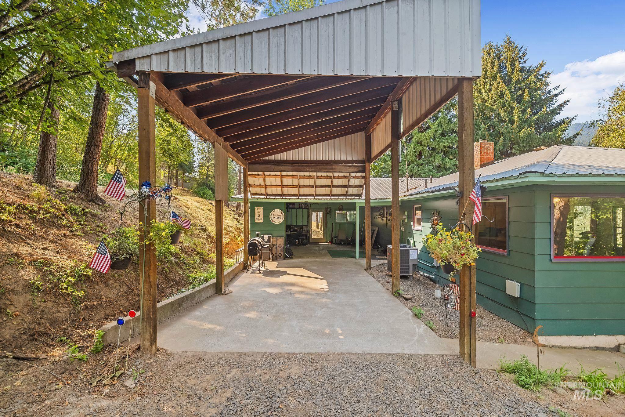 804 Pine Drive Heights, Orofino, Idaho 83544, 4 Bedrooms, 2 Bathrooms, Residential For Sale, Price $349,000,MLS 98997346