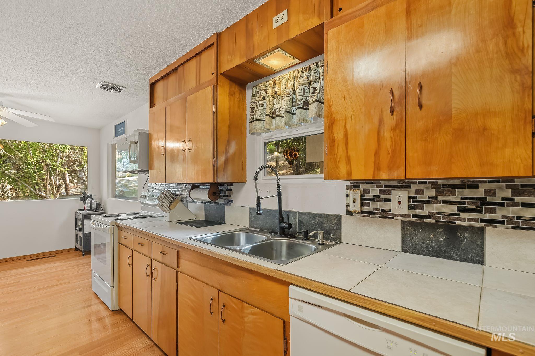 804 Pine Drive Heights, Orofino, Idaho 83544, 4 Bedrooms, 2 Bathrooms, Residential For Sale, Price $349,000,MLS 98997346