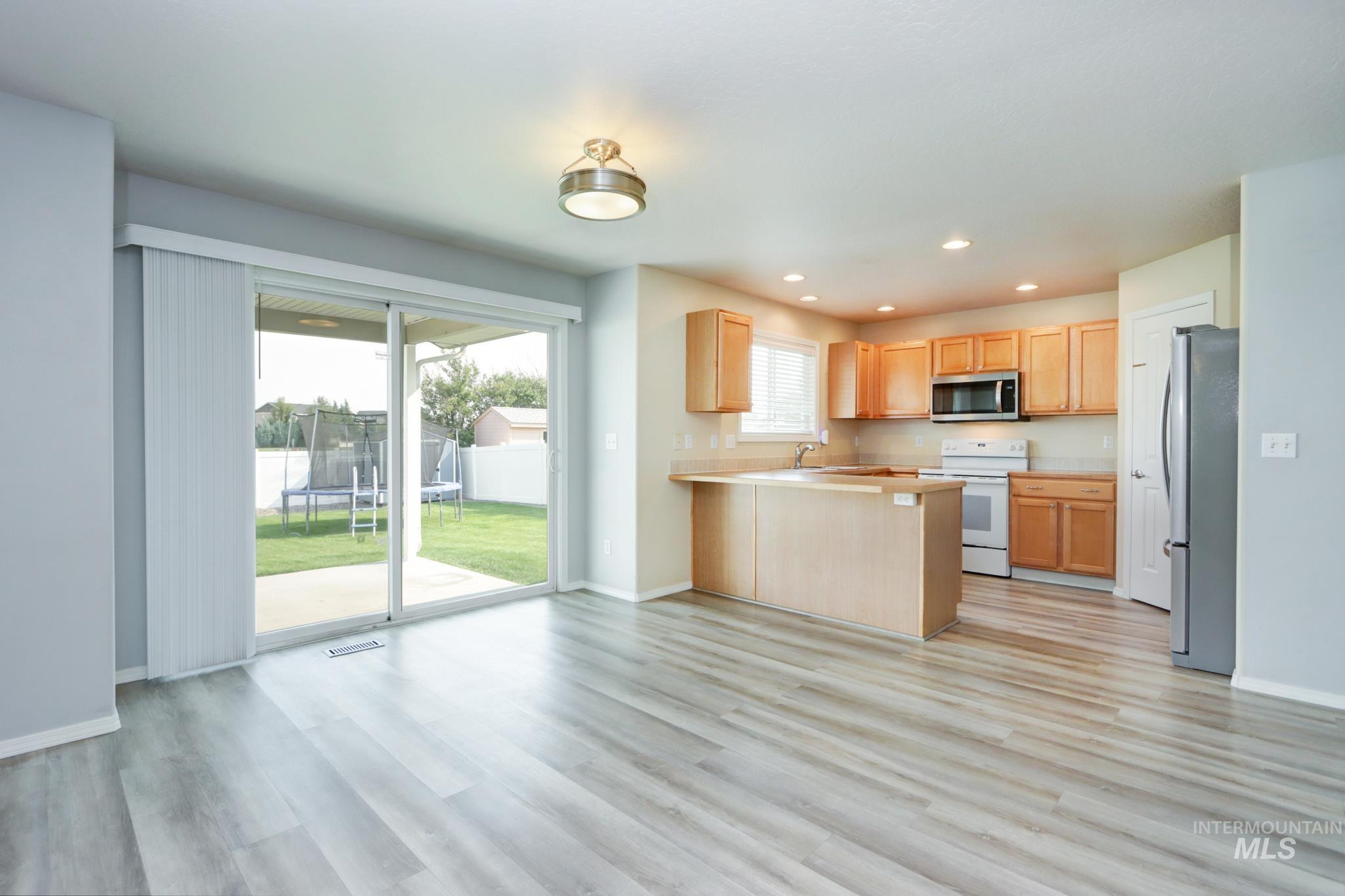 2976 W Wilder, Meridian, Idaho 83646, 4 Bedrooms, 2.5 Bathrooms, Residential For Sale, Price $469,000,MLS 98997349