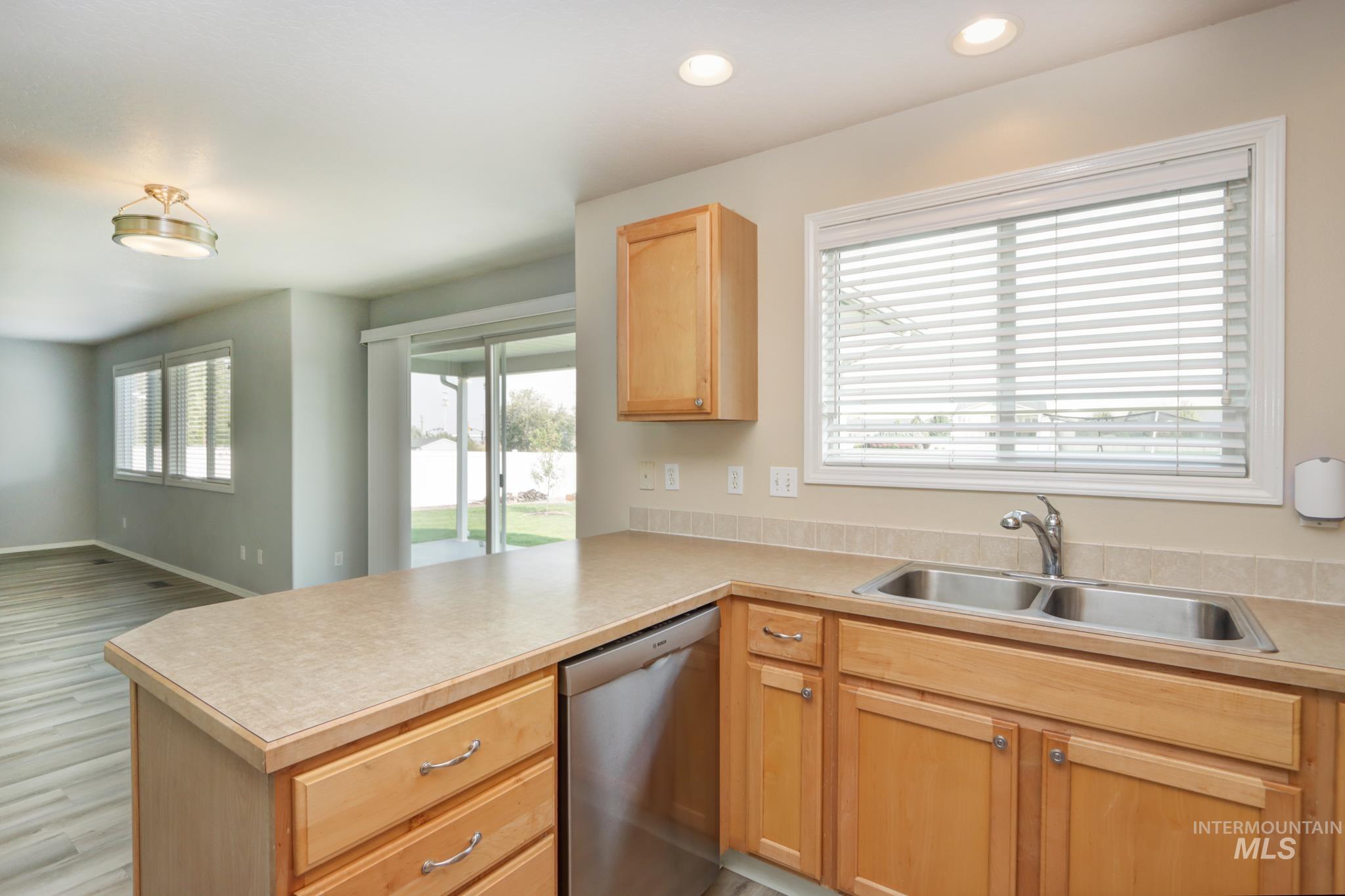 2976 W Wilder, Meridian, Idaho 83646, 4 Bedrooms, 2.5 Bathrooms, Residential For Sale, Price $469,000,MLS 98997349