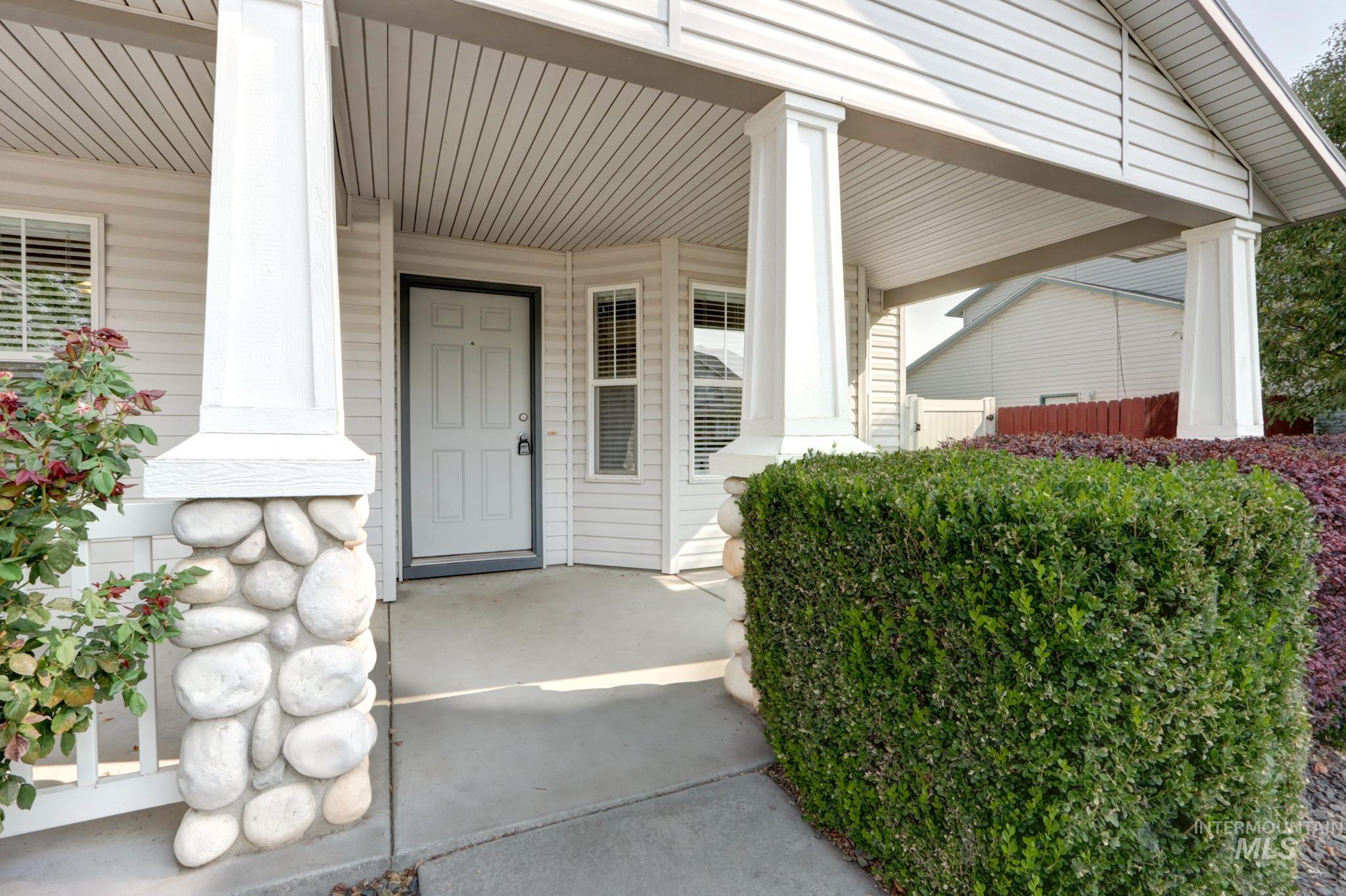 2976 W Wilder, Meridian, Idaho 83646, 4 Bedrooms, 2.5 Bathrooms, Residential For Sale, Price $469,000,MLS 98997349