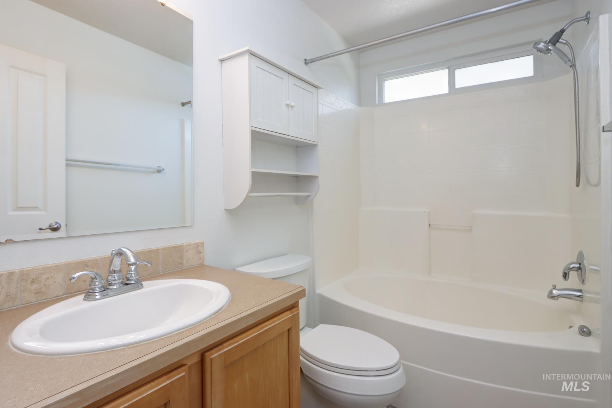 2976 W Wilder, Meridian, Idaho 83646, 4 Bedrooms, 2.5 Bathrooms, Residential For Sale, Price $469,000,MLS 98997349
