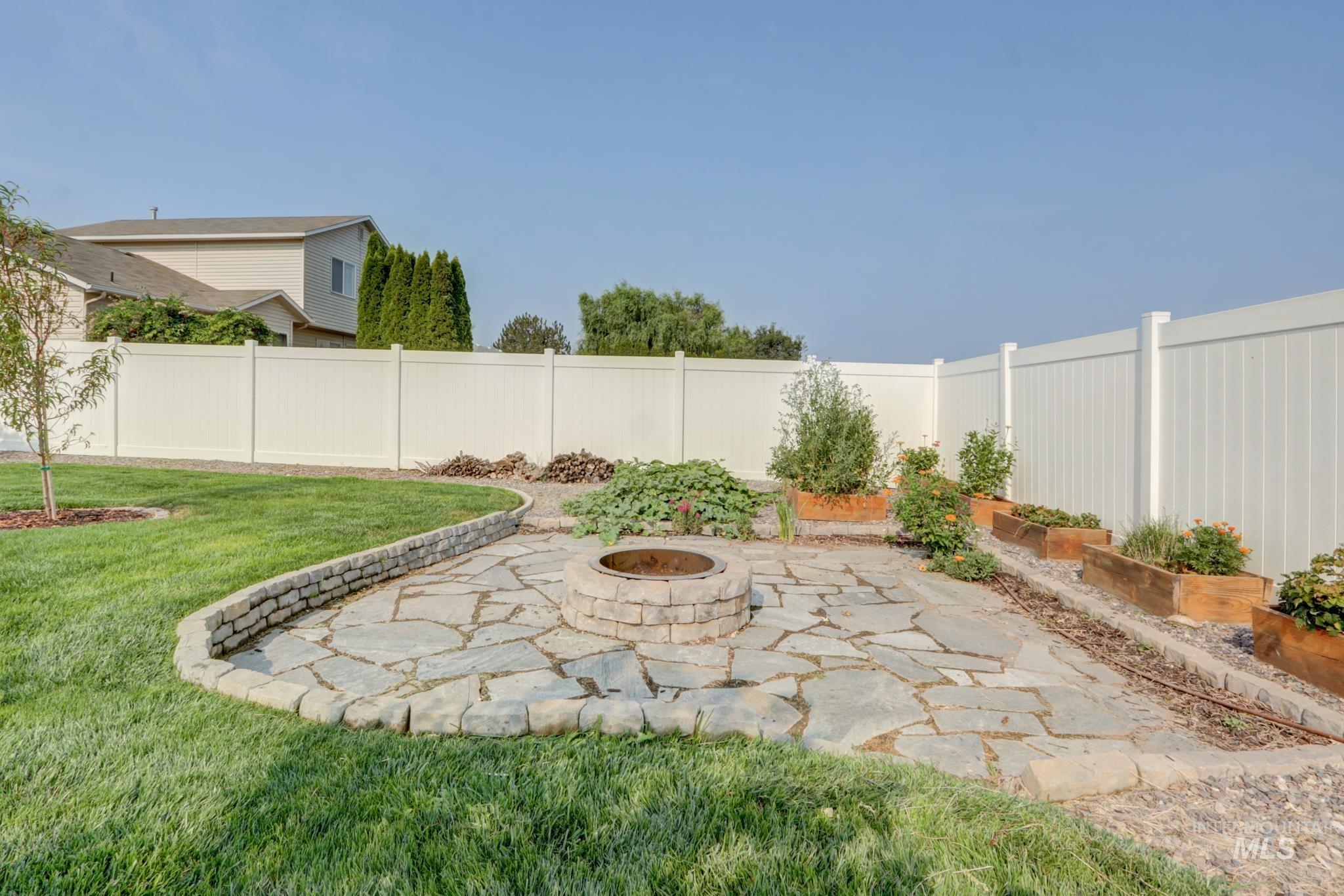 2976 W Wilder, Meridian, Idaho 83646, 4 Bedrooms, 2.5 Bathrooms, Residential For Sale, Price $469,000,MLS 98997349