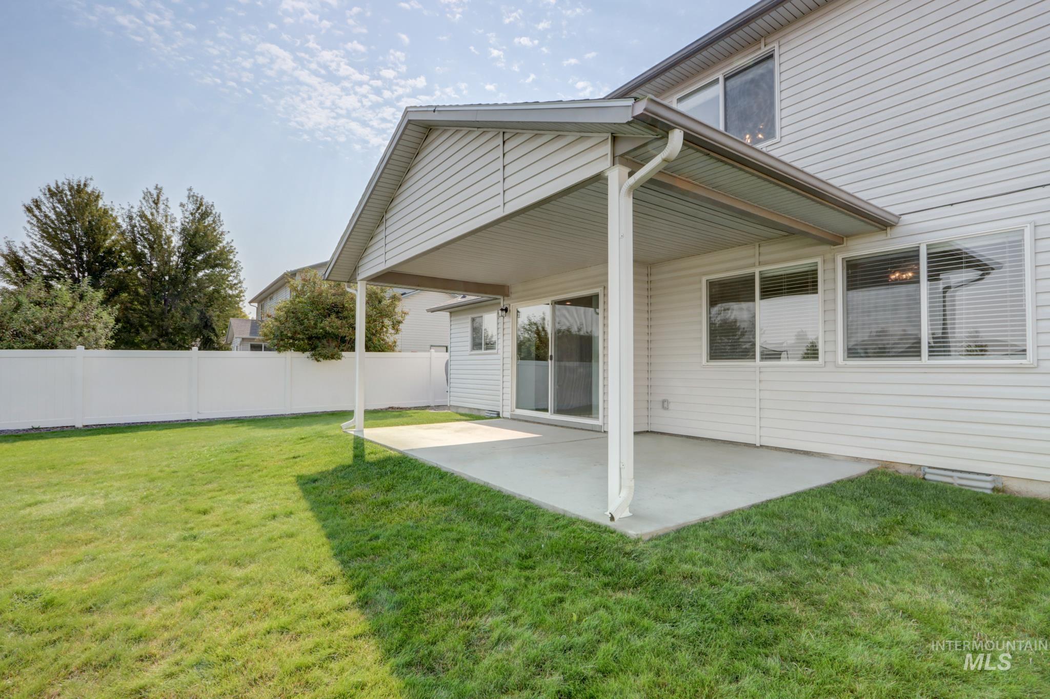 2976 W Wilder, Meridian, Idaho 83646, 4 Bedrooms, 2.5 Bathrooms, Residential For Sale, Price $469,000,MLS 98997349