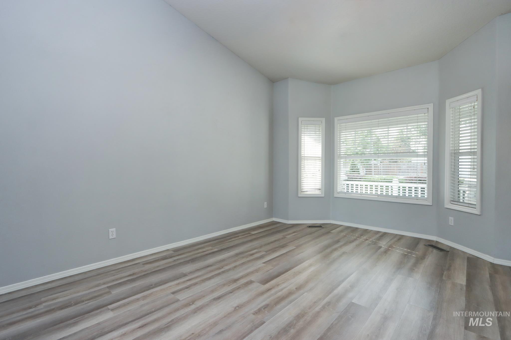 2976 W Wilder, Meridian, Idaho 83646, 4 Bedrooms, 2.5 Bathrooms, Residential For Sale, Price $469,000,MLS 98997349