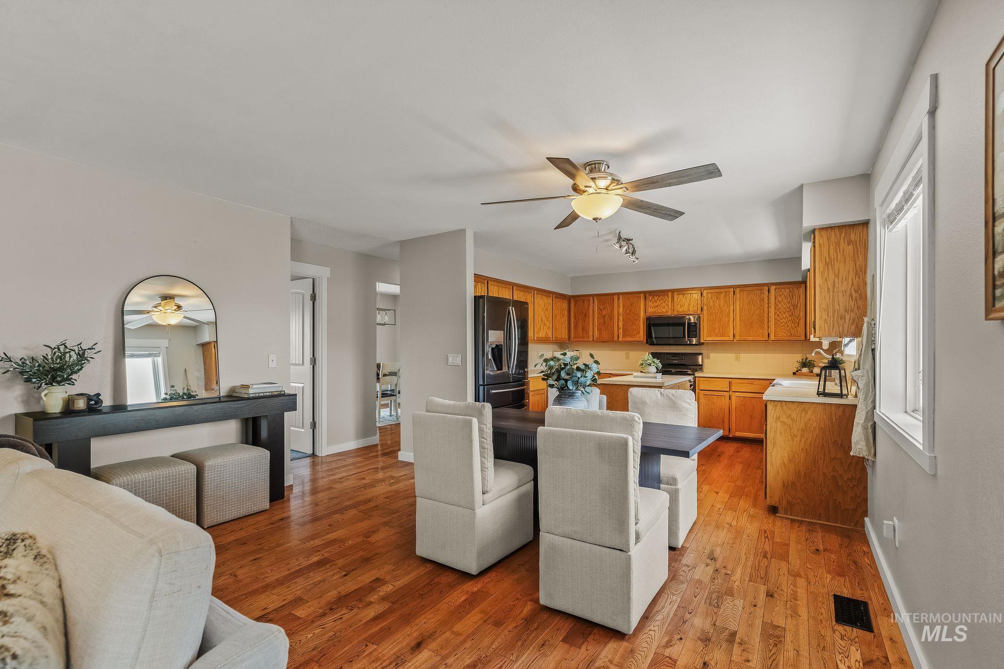 2901 Knollcrest Drive, Lewiston, Idaho 83501, 4 Bedrooms, 2.5 Bathrooms, Residential For Sale, Price $516,000,MLS 98997350