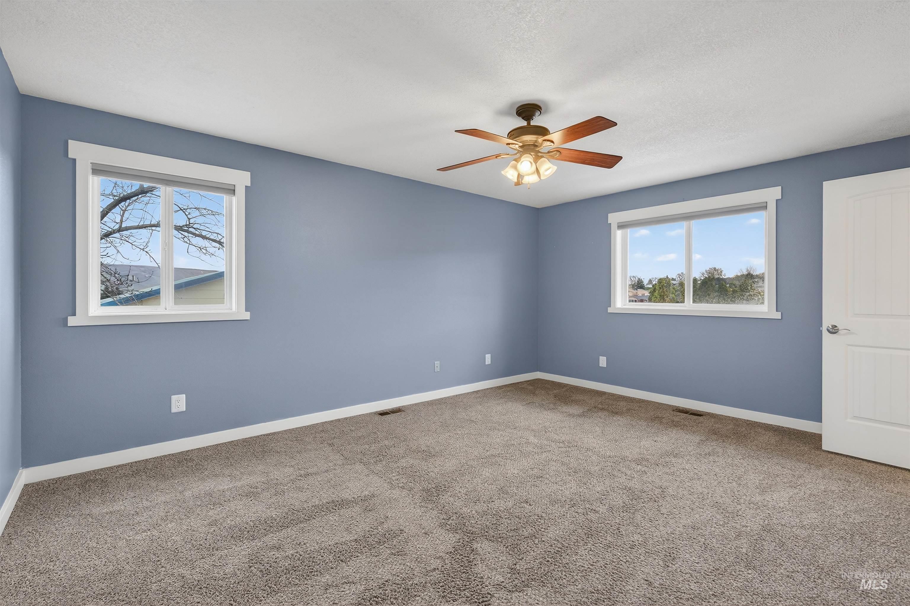 2901 Knollcrest Drive, Lewiston, Idaho 83501, 4 Bedrooms, 2.5 Bathrooms, Residential For Sale, Price $516,000,MLS 98997350