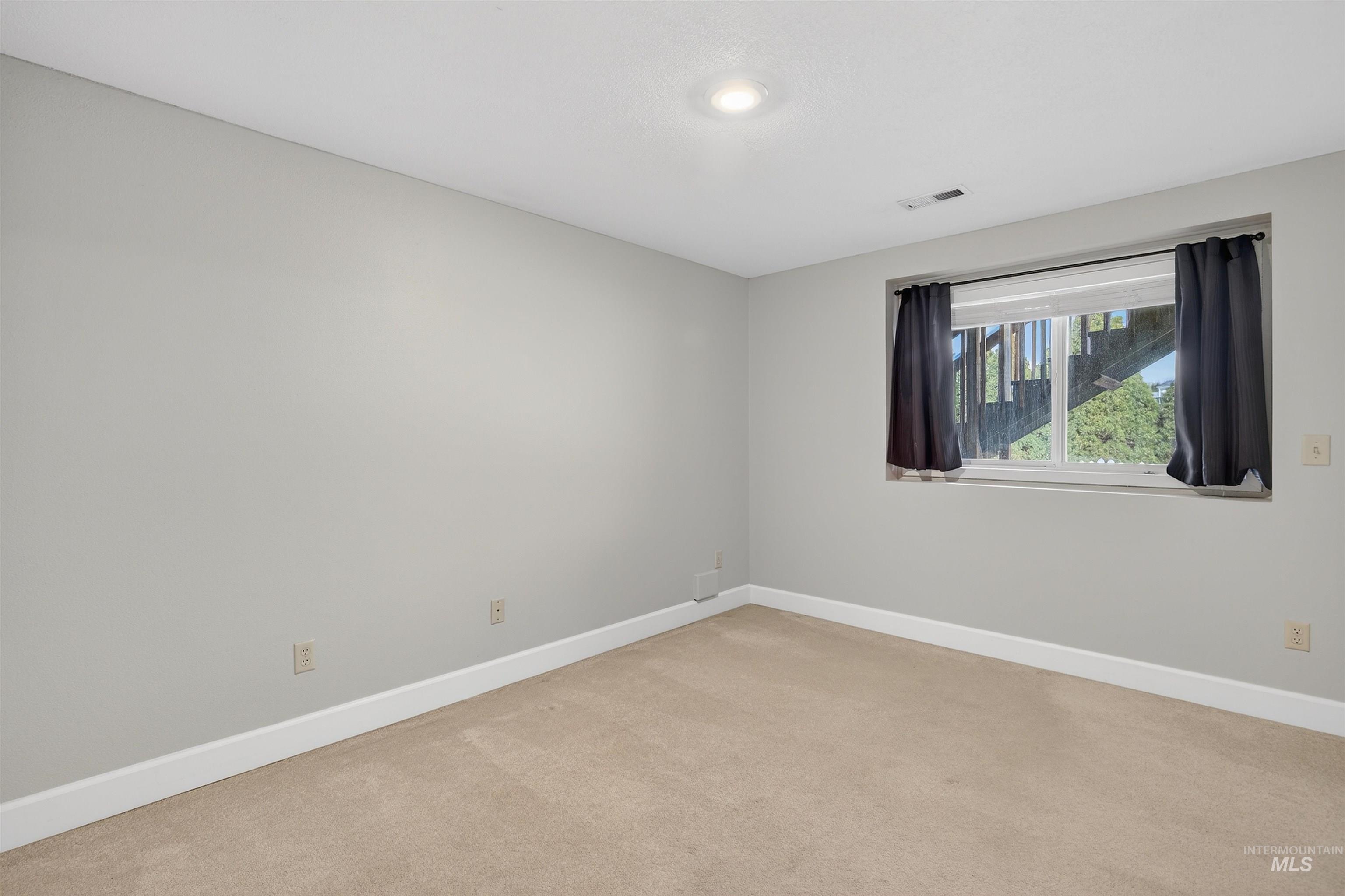 2901 Knollcrest Drive, Lewiston, Idaho 83501, 4 Bedrooms, 2.5 Bathrooms, Residential For Sale, Price $516,000,MLS 98997350