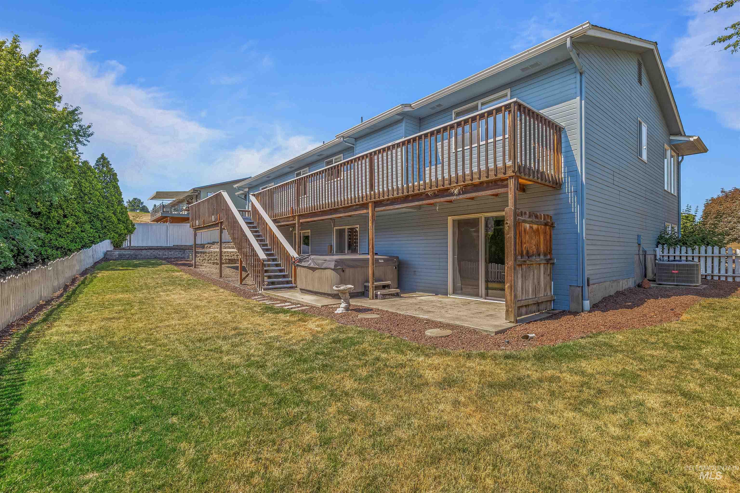 2901 Knollcrest Drive, Lewiston, Idaho 83501, 4 Bedrooms, 2.5 Bathrooms, Residential For Sale, Price $516,000,MLS 98997350