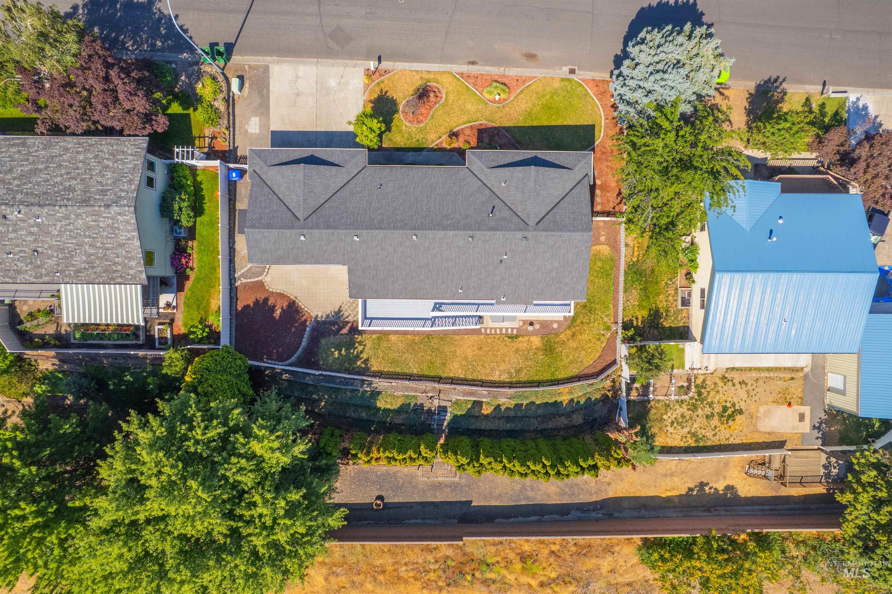 2901 Knollcrest Drive, Lewiston, Idaho 83501, 4 Bedrooms, 2.5 Bathrooms, Residential For Sale, Price $516,000,MLS 98997350