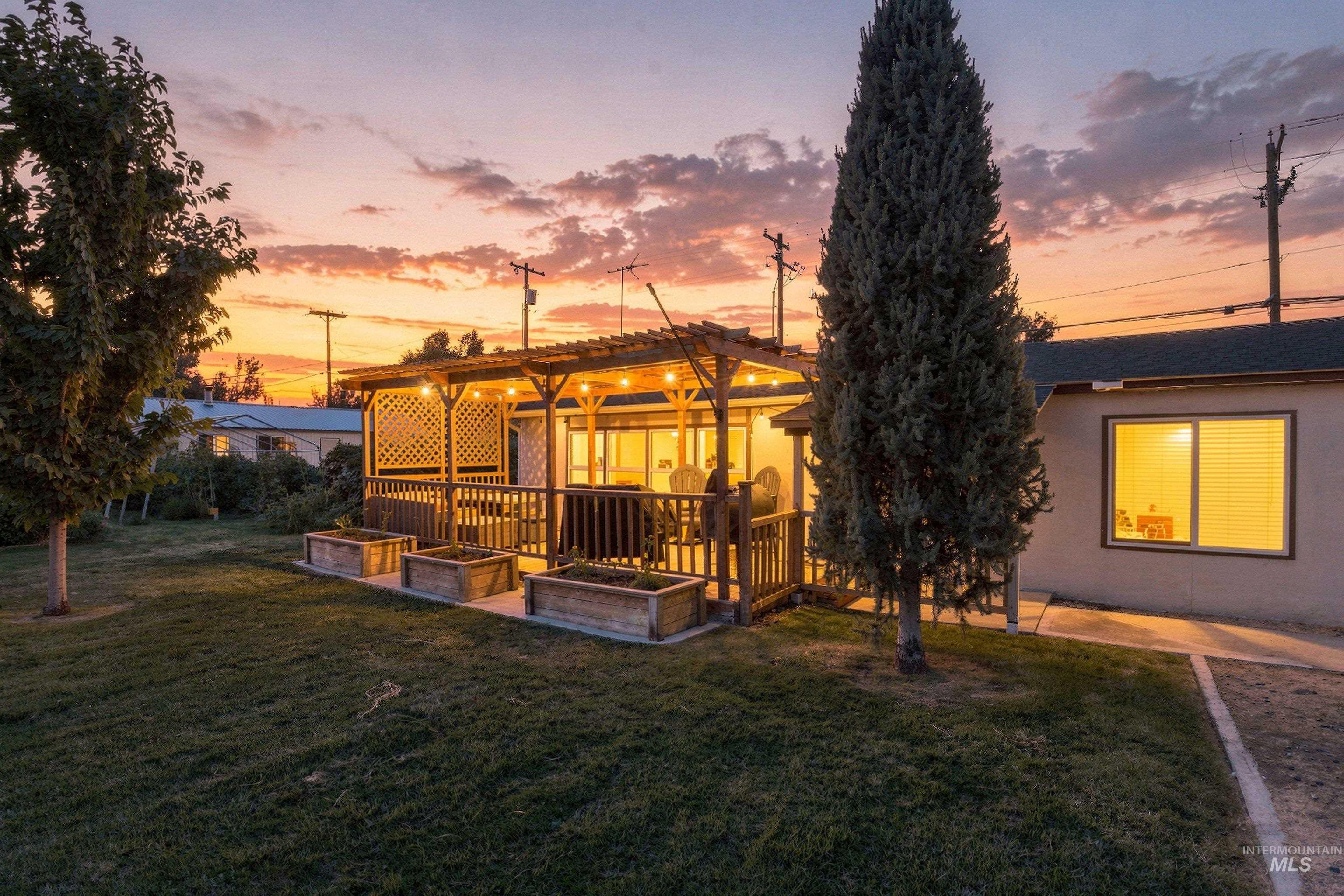 711 S Nectarine St, Nampa, Idaho 83686, 3 Bedrooms, 1 Bathroom, Residential For Sale, Price $305,000,MLS 98997355