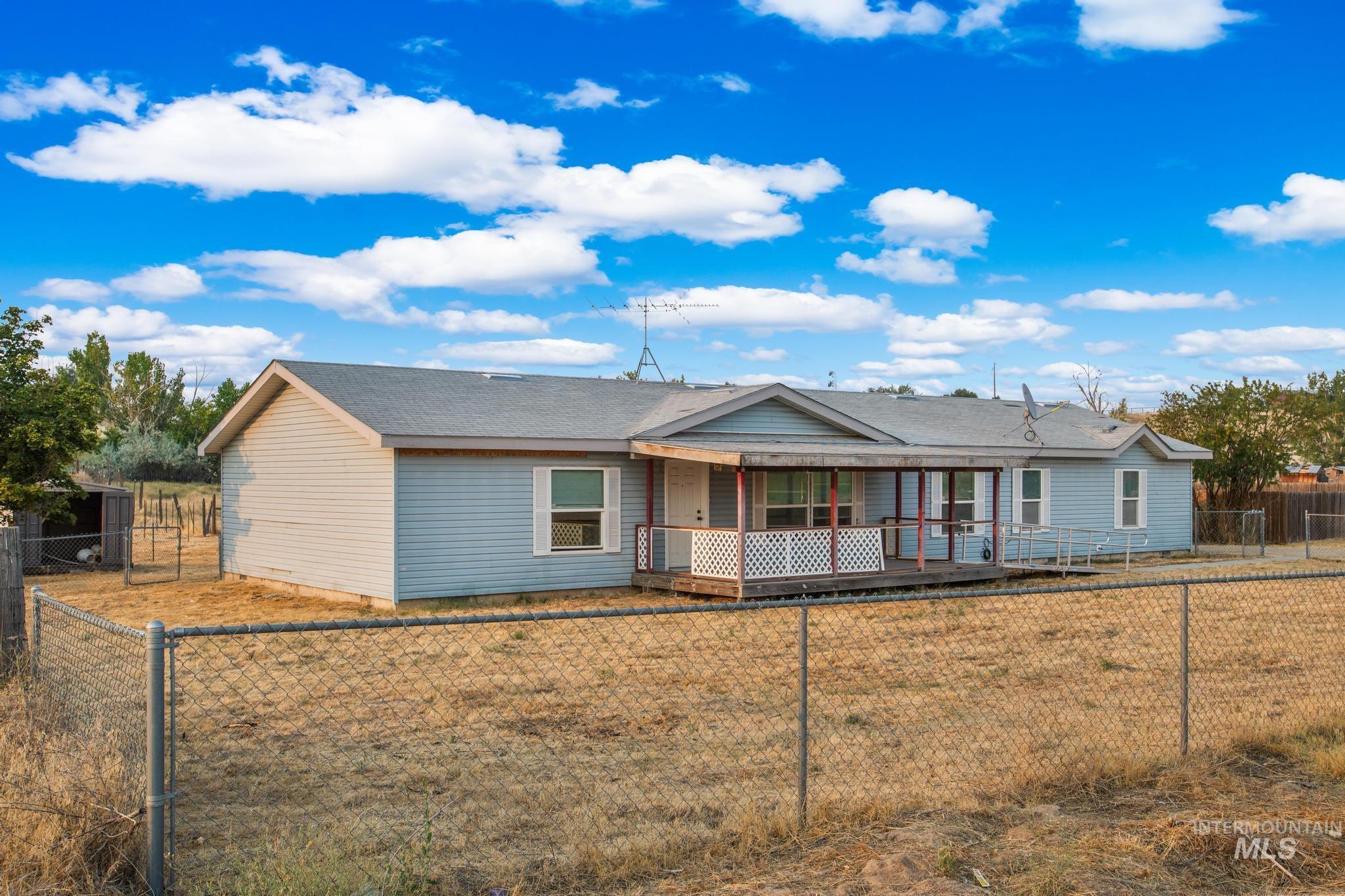 15190 Oasis Rd, Caldwell, Idaho 83607, 3 Bedrooms, 2 Bathrooms, Residential For Sale, Price $349,900,MLS 98997357