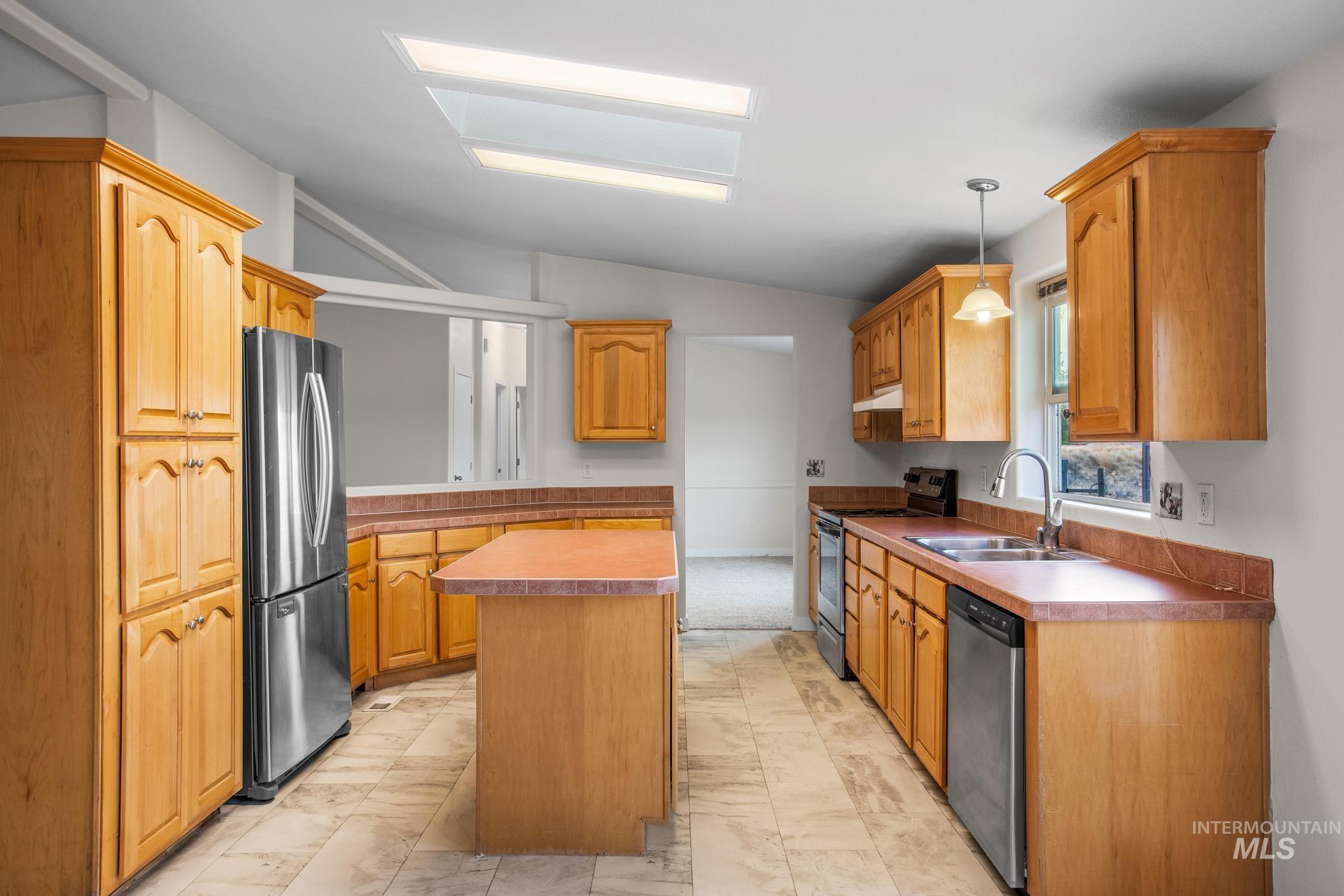 15190 Oasis Rd, Caldwell, Idaho 83607, 3 Bedrooms, 2 Bathrooms, Residential For Sale, Price $349,900,MLS 98997357
