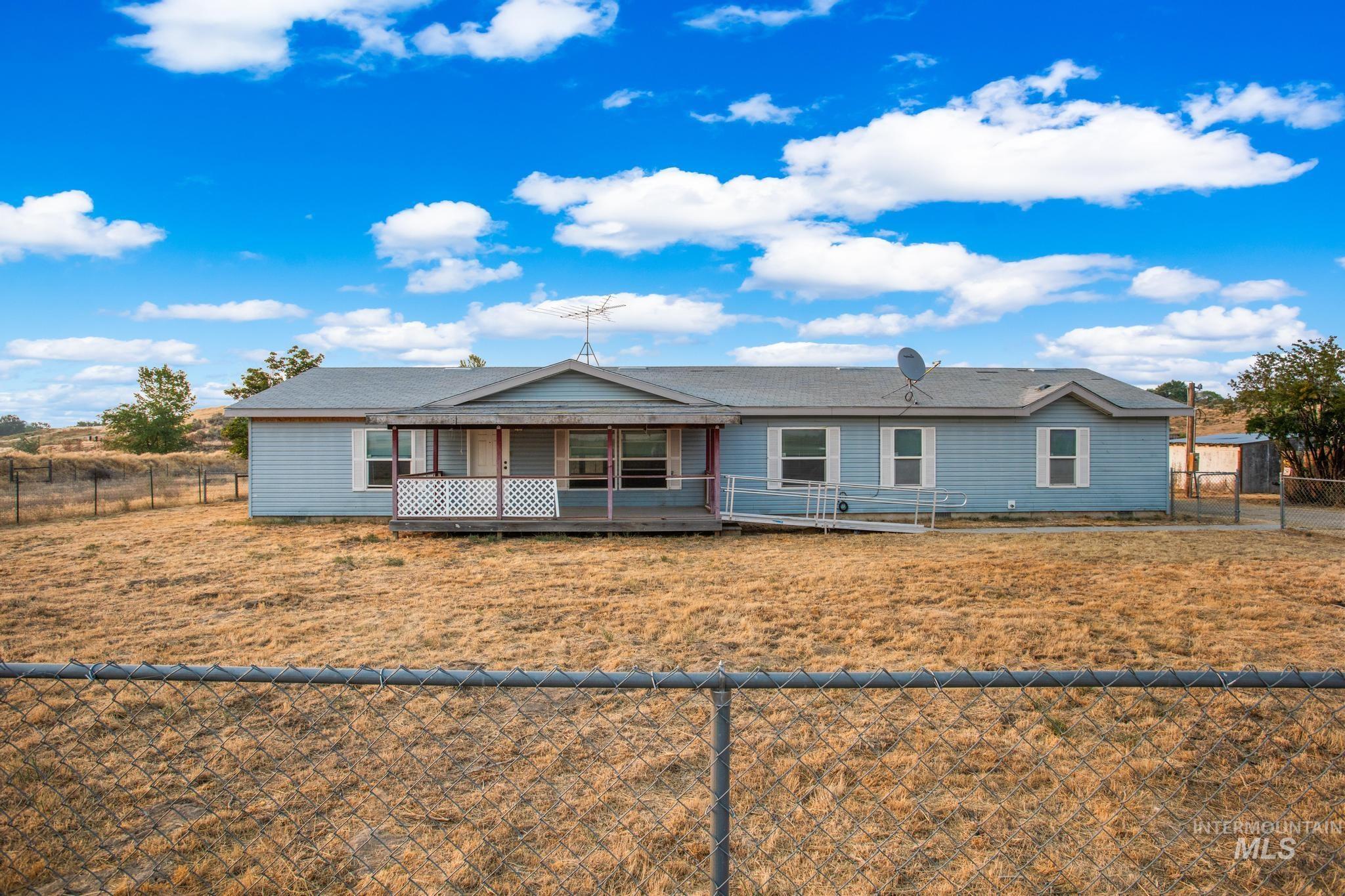15190 Oasis Rd, Caldwell, Idaho 83607, 3 Bedrooms, 2 Bathrooms, Residential For Sale, Price $349,900,MLS 98997357