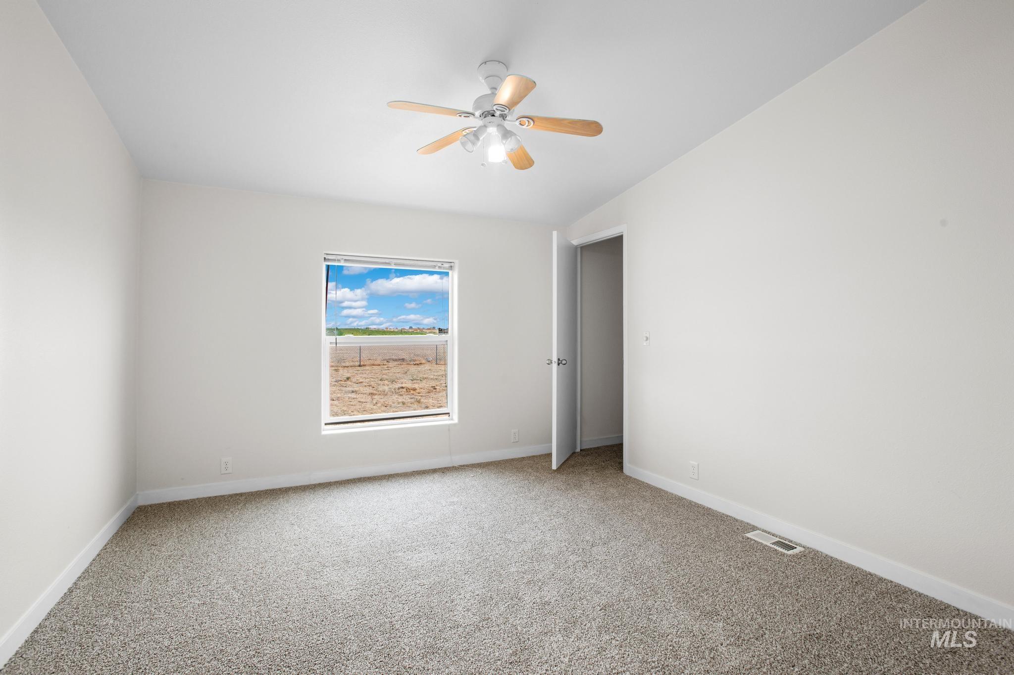 15190 Oasis Rd, Caldwell, Idaho 83607, 3 Bedrooms, 2 Bathrooms, Residential For Sale, Price $349,900,MLS 98997357
