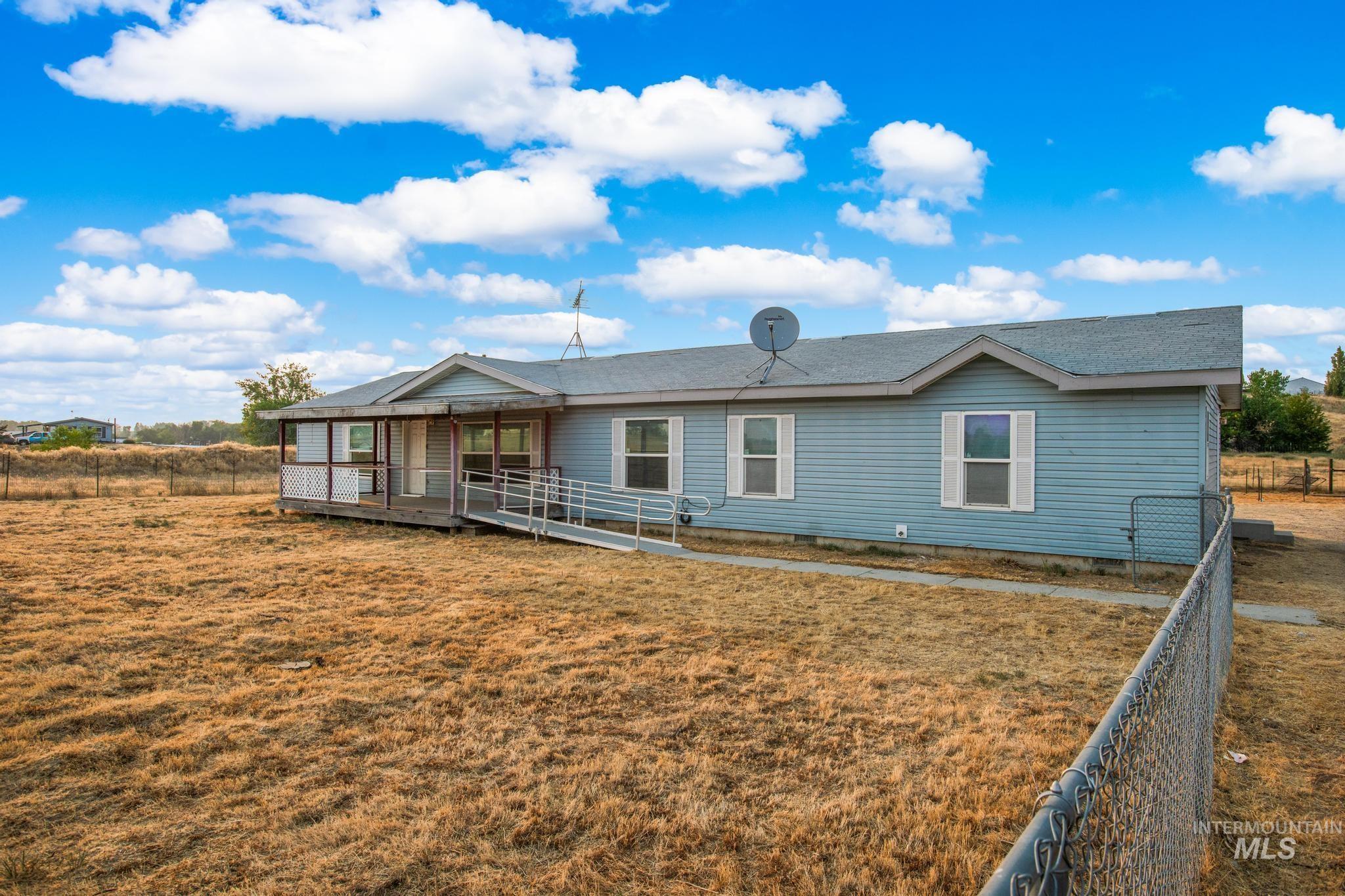 15190 Oasis Rd, Caldwell, Idaho 83607, 3 Bedrooms, 2 Bathrooms, Residential For Sale, Price $349,900,MLS 98997357