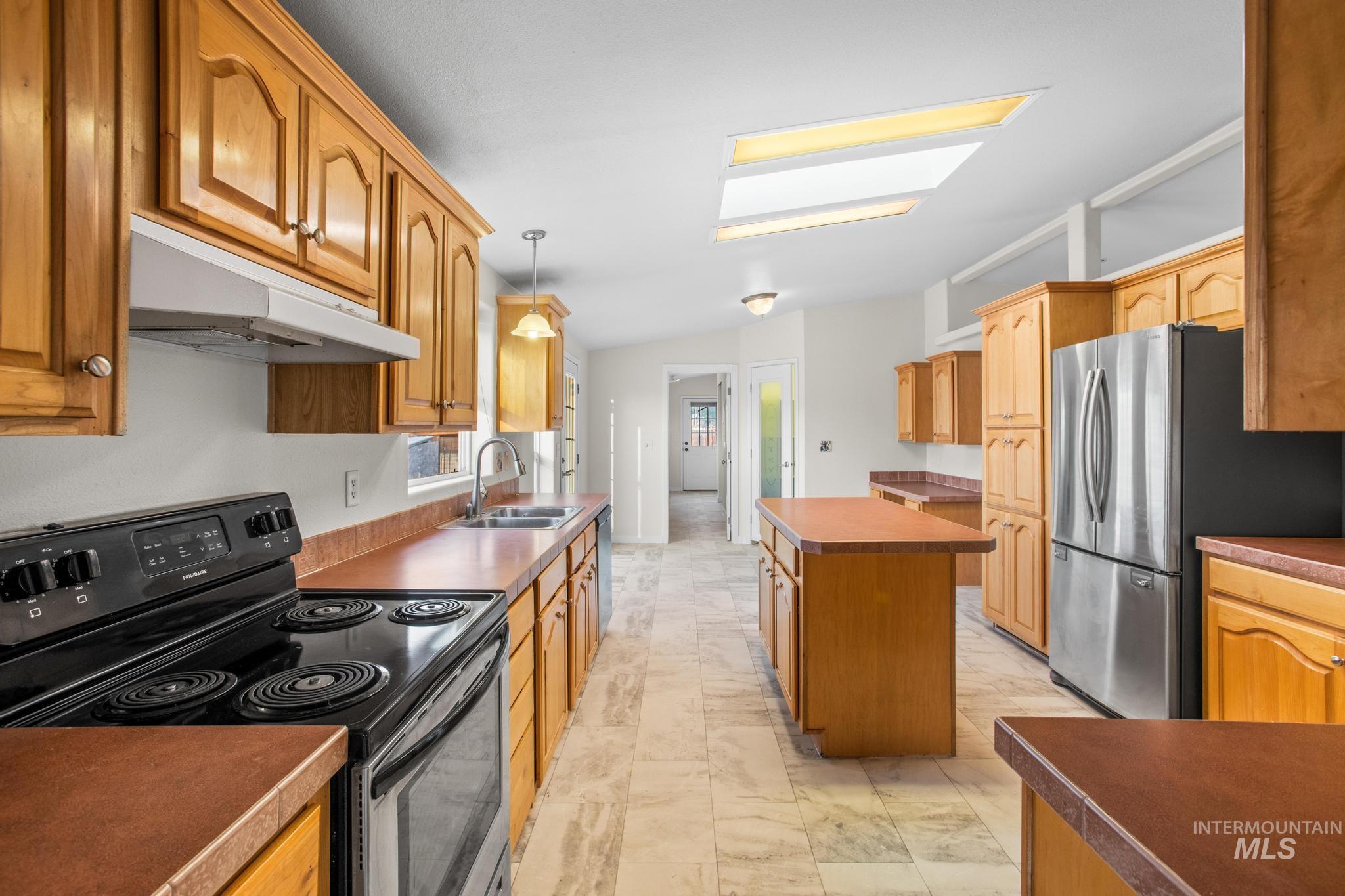 15190 Oasis Rd, Caldwell, Idaho 83607, 3 Bedrooms, 2 Bathrooms, Residential For Sale, Price $349,900,MLS 98997357