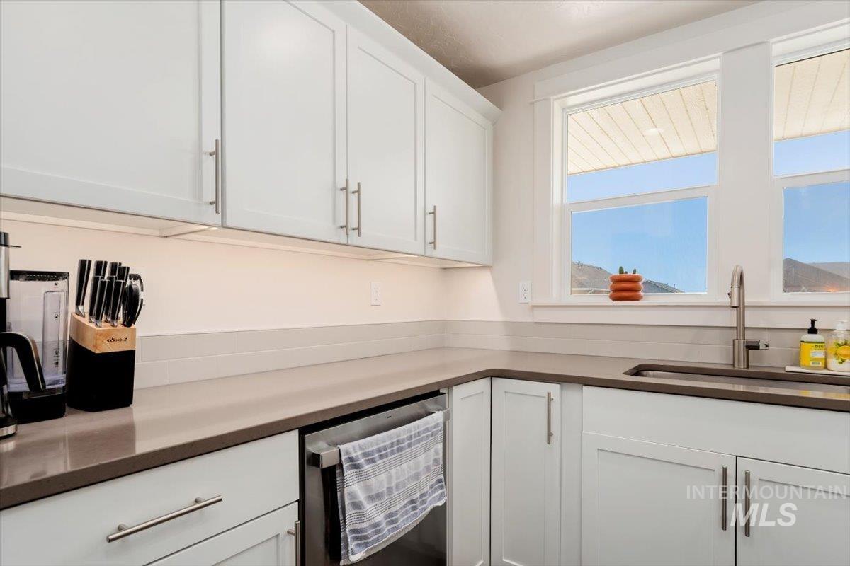 4712 Seeley Lake Ave, Caldwell, Idaho 83607, 3 Bedrooms, 2 Bathrooms, Residential For Sale, Price $379,900,MLS 98997358