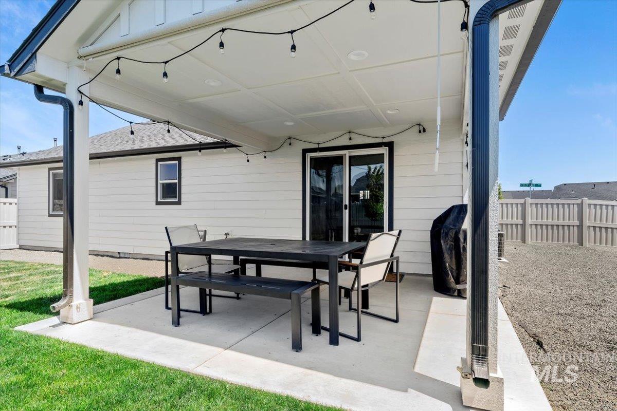 4712 Seeley Lake Ave, Caldwell, Idaho 83607, 3 Bedrooms, 2 Bathrooms, Residential For Sale, Price $379,900,MLS 98997358