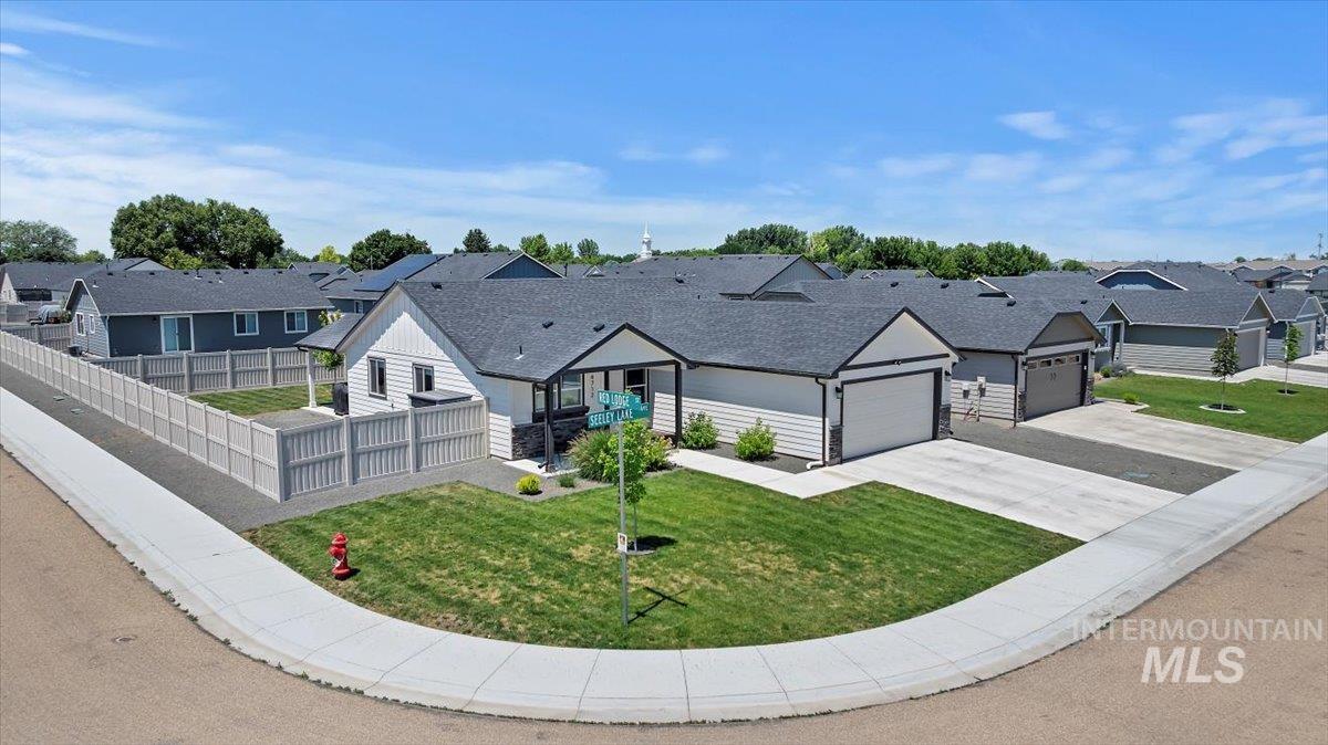 4712 Seeley Lake Ave, Caldwell, Idaho 83607, 3 Bedrooms, 2 Bathrooms, Residential For Sale, Price $379,900,MLS 98997358