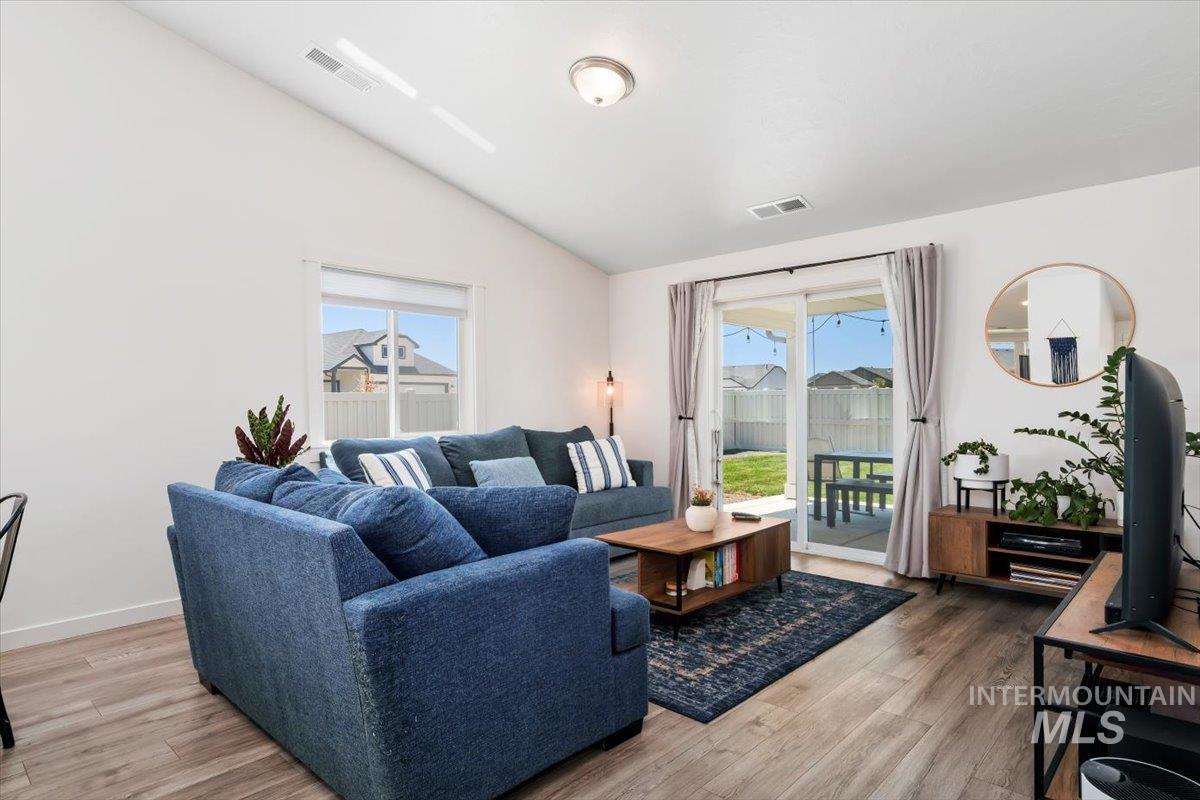 4712 Seeley Lake Ave, Caldwell, Idaho 83607, 3 Bedrooms, 2 Bathrooms, Residential For Sale, Price $379,900,MLS 98997358