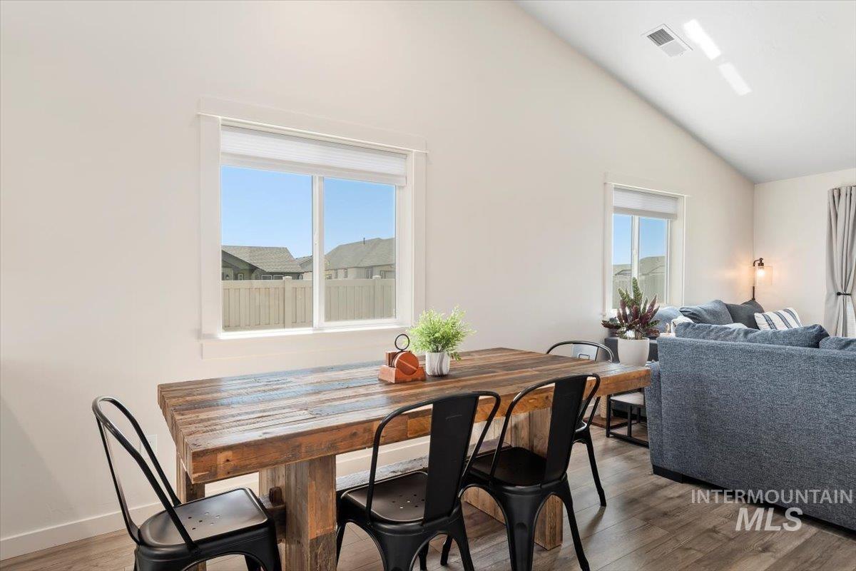 4712 Seeley Lake Ave, Caldwell, Idaho 83607, 3 Bedrooms, 2 Bathrooms, Residential For Sale, Price $379,900,MLS 98997358