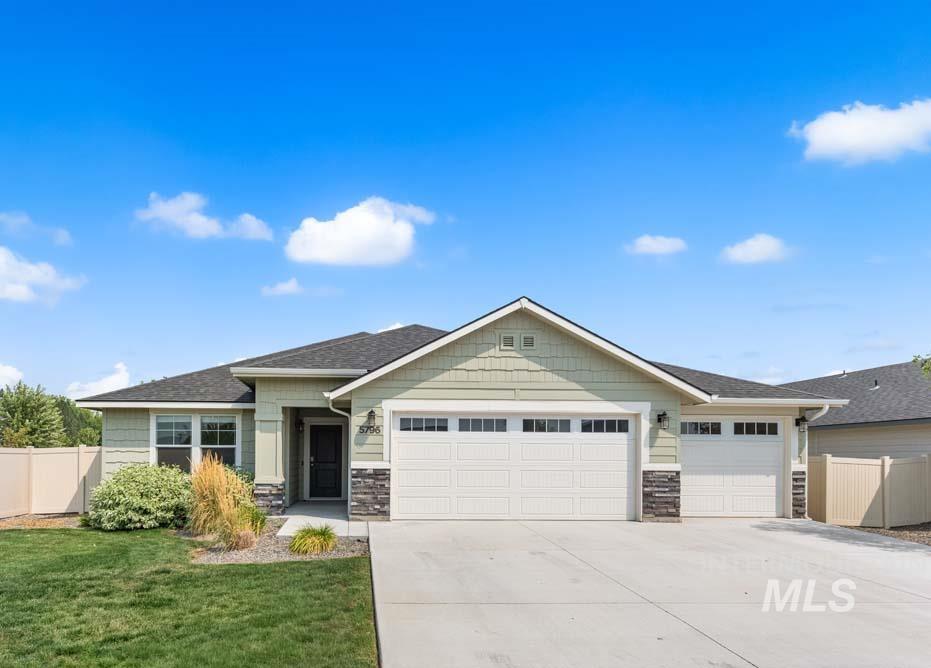 5796 N Oakstone Ave, Meridian, Idaho 83646, 3 Bedrooms, 2 Bathrooms, Residential For Sale, Price $499,900,MLS 98997359