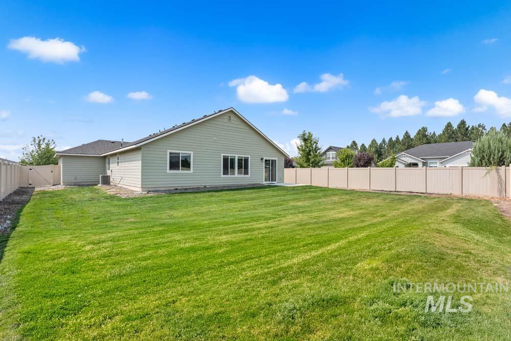 5796 N Oakstone Ave, Meridian, Idaho 83646, 3 Bedrooms, 2 Bathrooms, Residential For Sale, Price $499,900,MLS 98997359