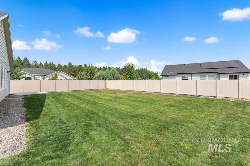 5796 N Oakstone Ave, Meridian, Idaho 83646, 3 Bedrooms, 2 Bathrooms, Residential For Sale, Price $499,900,MLS 98997359
