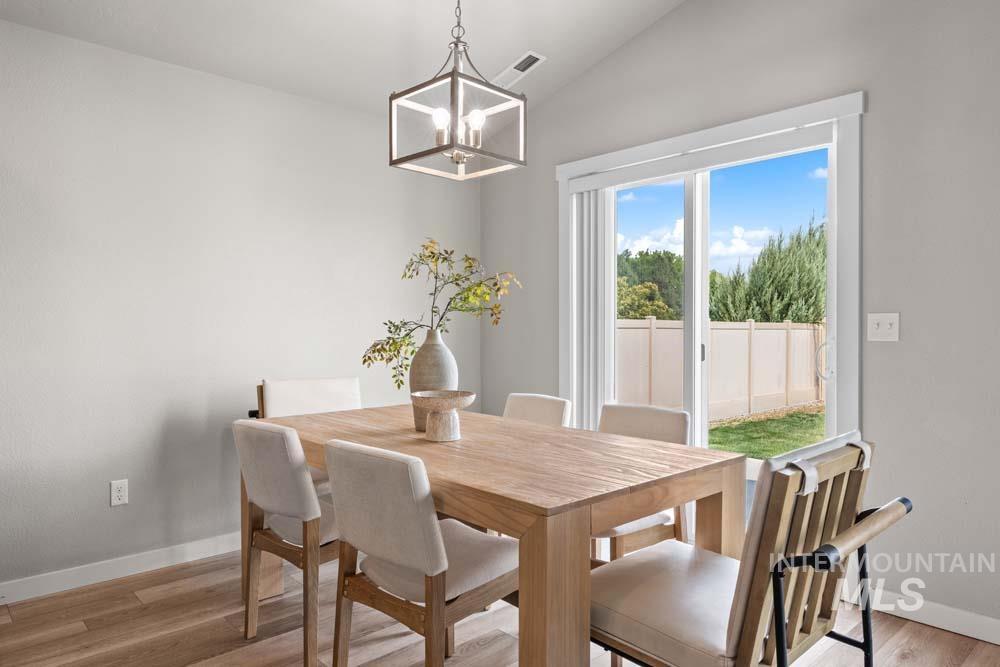 5796 N Oakstone Ave, Meridian, Idaho 83646, 3 Bedrooms, 2 Bathrooms, Residential For Sale, Price $499,900,MLS 98997359