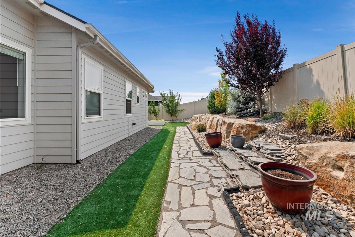 2251 N Garnet Creek Ave, Star, Idaho 83669, 4 Bedrooms, 2.5 Bathrooms, Residential For Sale, Price $714,900, 98997360