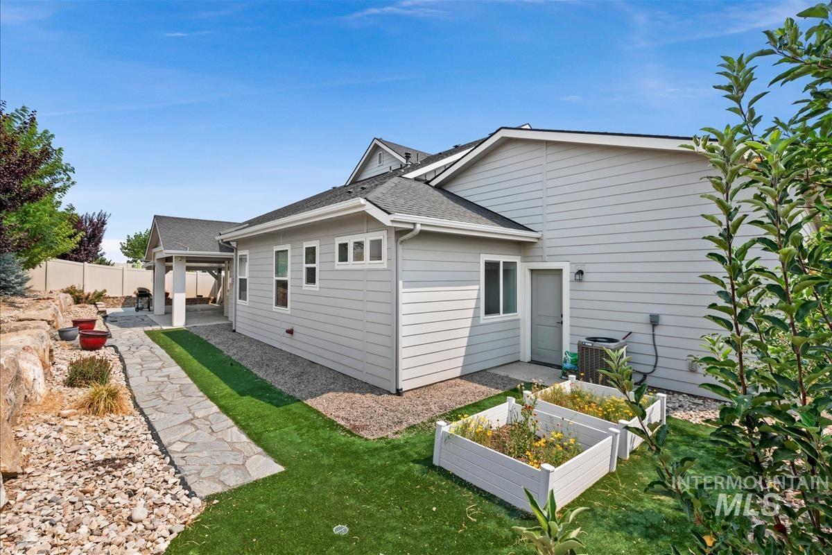 2251 N Garnet Creek Ave, Star, Idaho 83669, 4 Bedrooms, 2.5 Bathrooms, Residential For Sale, Price $714,900, 98997360
