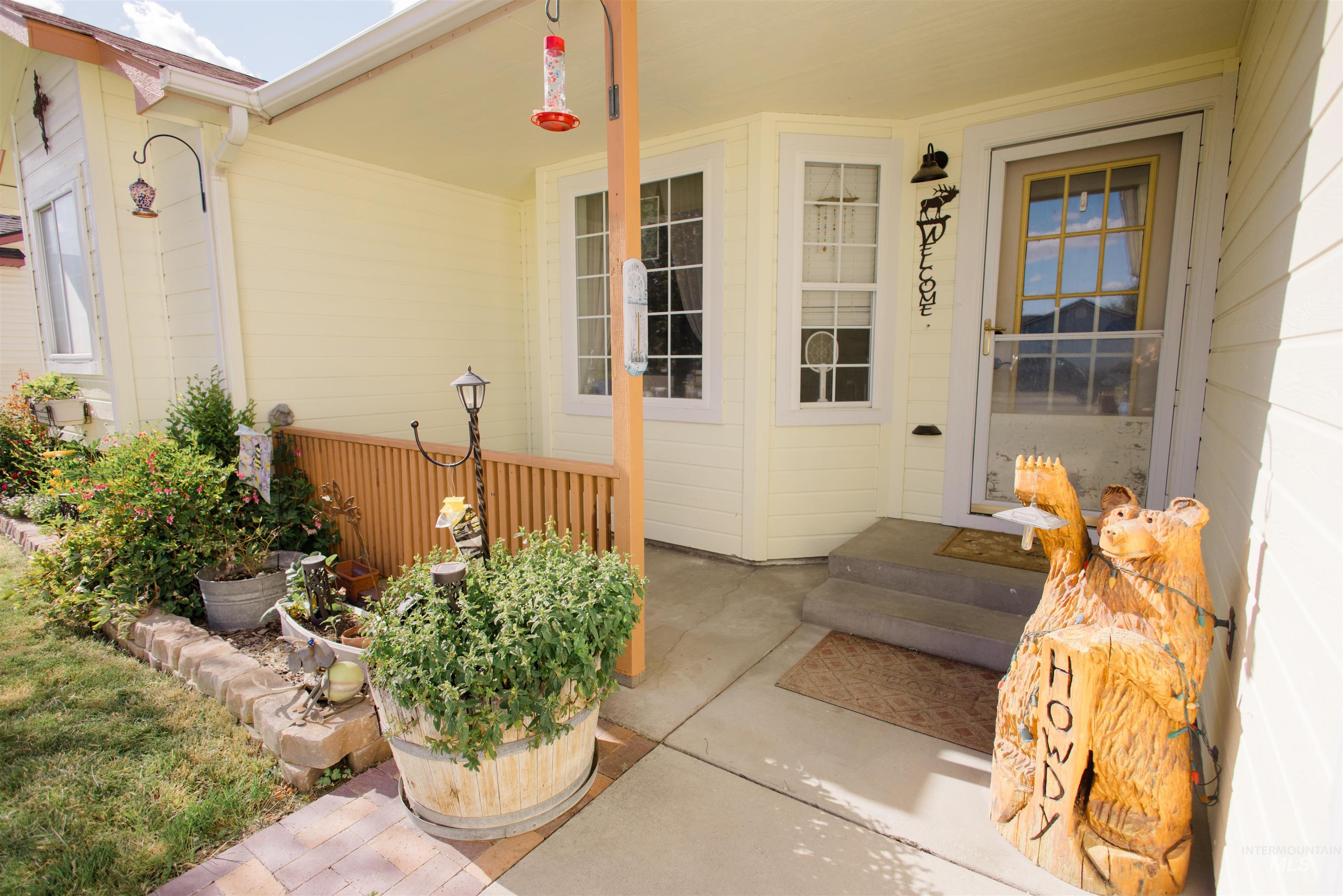 1760 Peregrine Drive, Mountain Home, Idaho 83647, 3 Bedrooms, 2 Bathrooms, Residential For Sale, Price $349,000,MLS 98997361