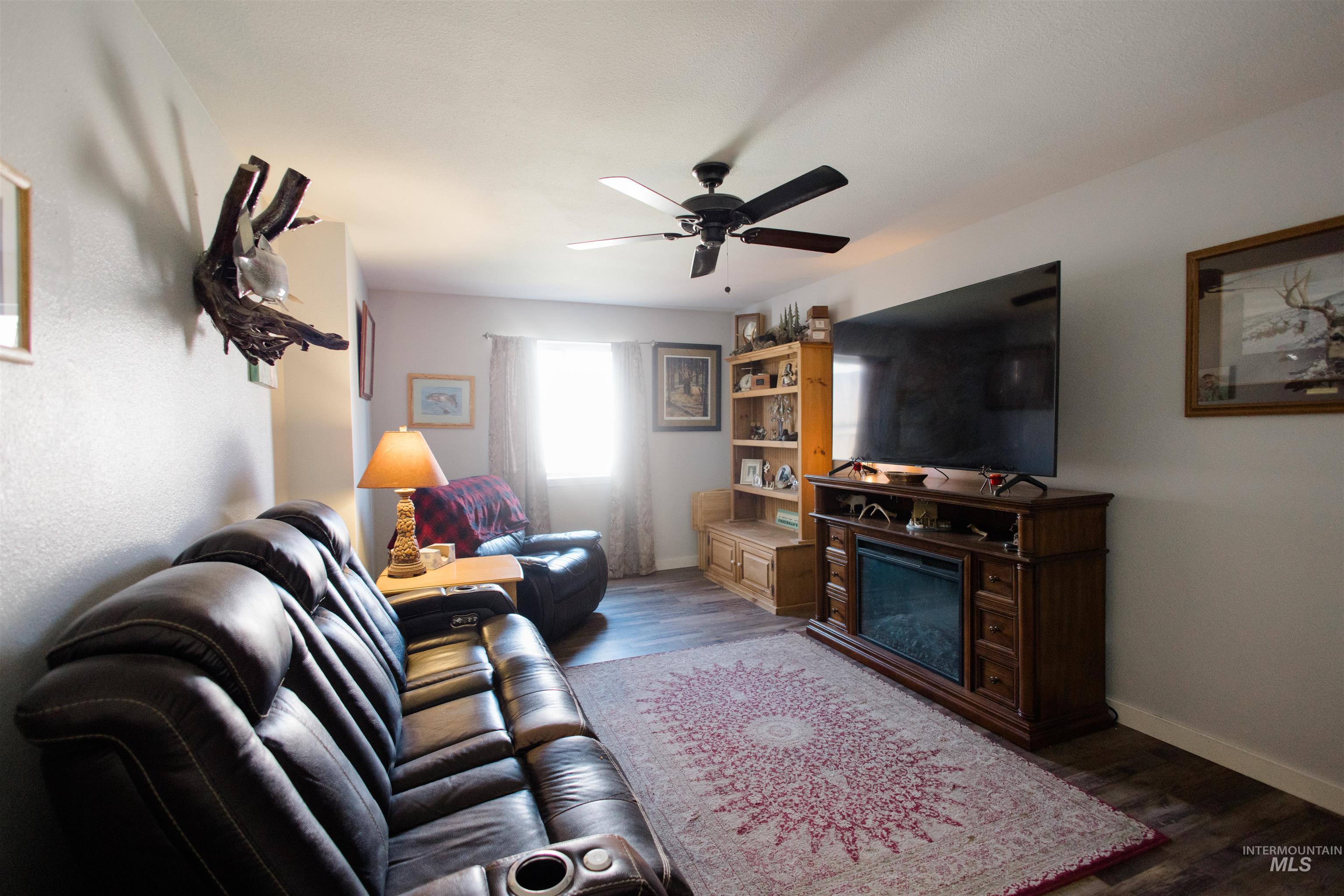1760 Peregrine Drive, Mountain Home, Idaho 83647, 3 Bedrooms, 2 Bathrooms, Residential For Sale, Price $349,000,MLS 98997361