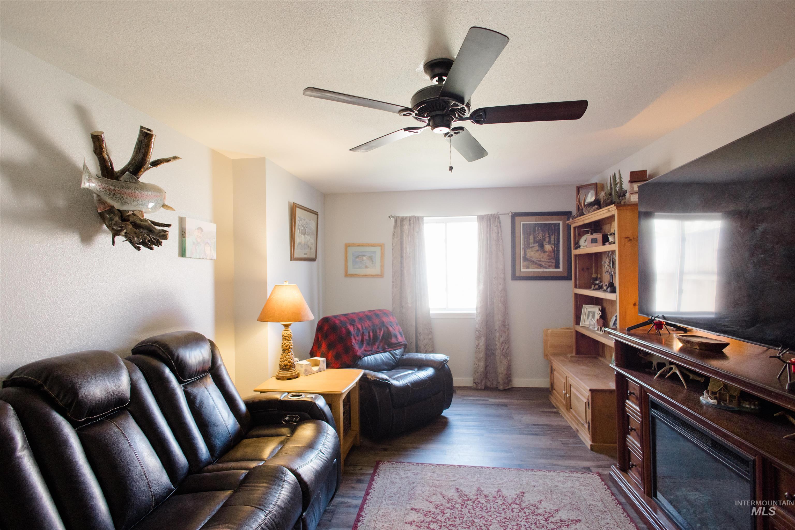 1760 Peregrine Drive, Mountain Home, Idaho 83647, 3 Bedrooms, 2 Bathrooms, Residential For Sale, Price $349,000,MLS 98997361