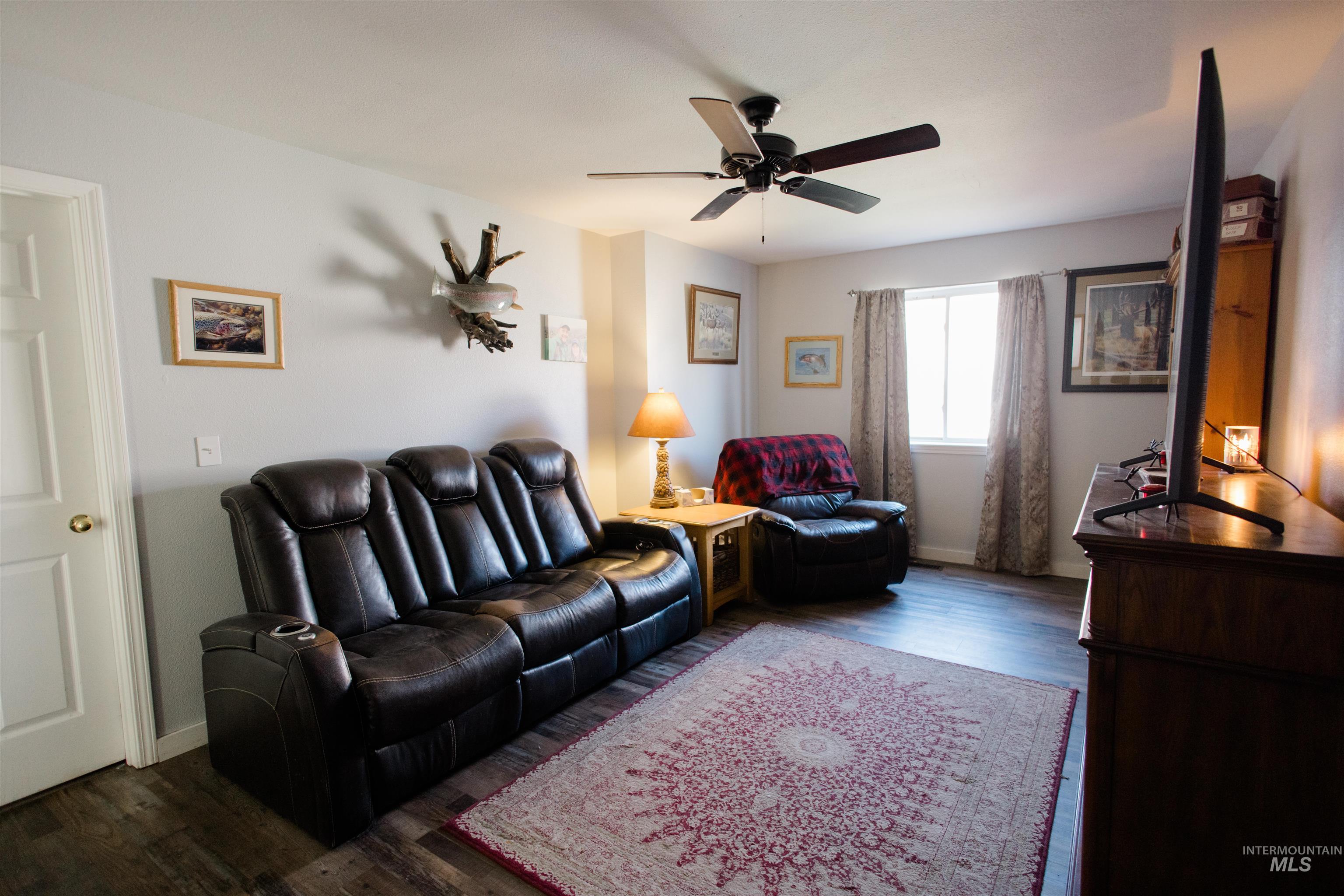 1760 Peregrine Drive, Mountain Home, Idaho 83647, 3 Bedrooms, 2 Bathrooms, Residential For Sale, Price $349,000,MLS 98997361