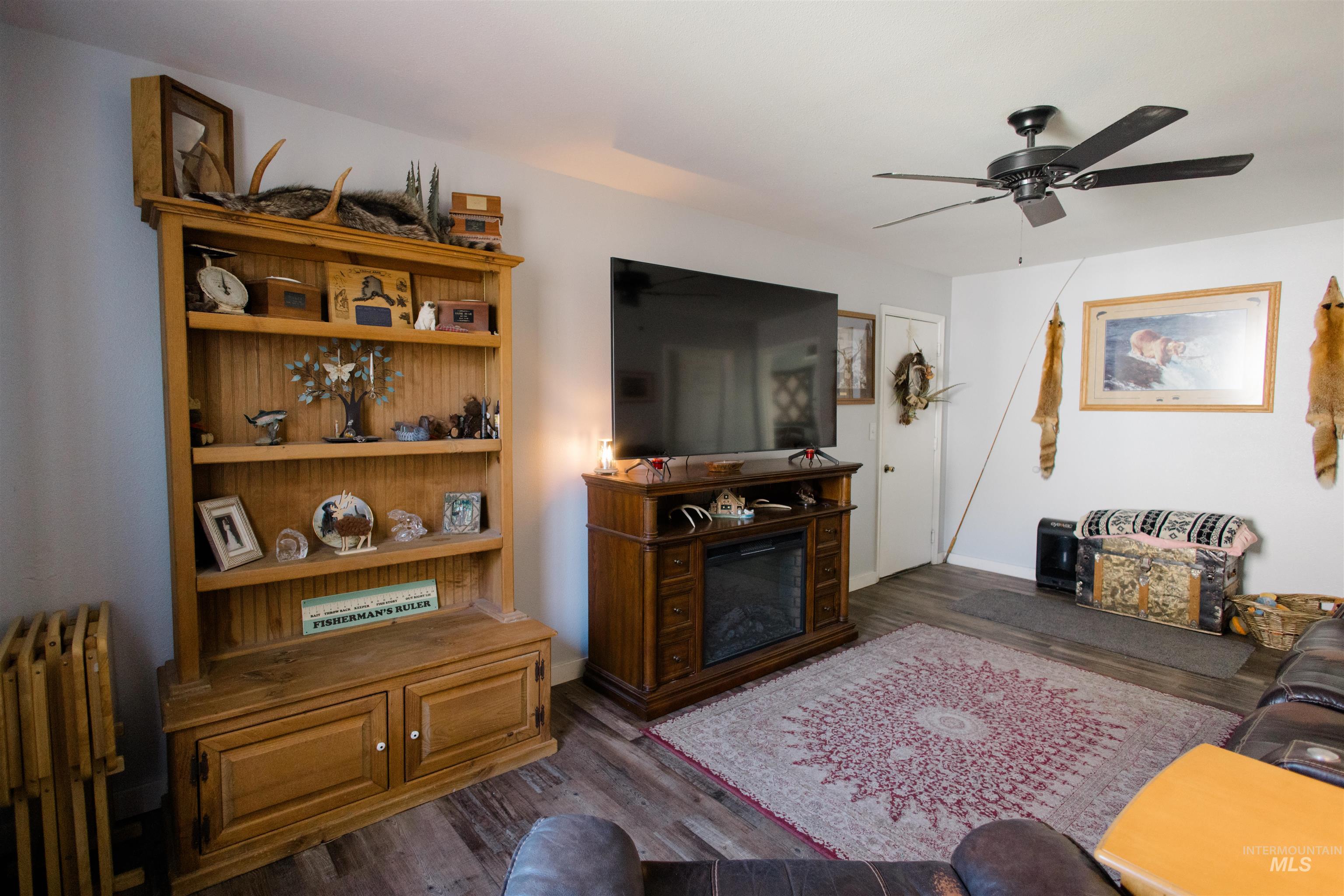 1760 Peregrine Drive, Mountain Home, Idaho 83647, 3 Bedrooms, 2 Bathrooms, Residential For Sale, Price $349,000,MLS 98997361
