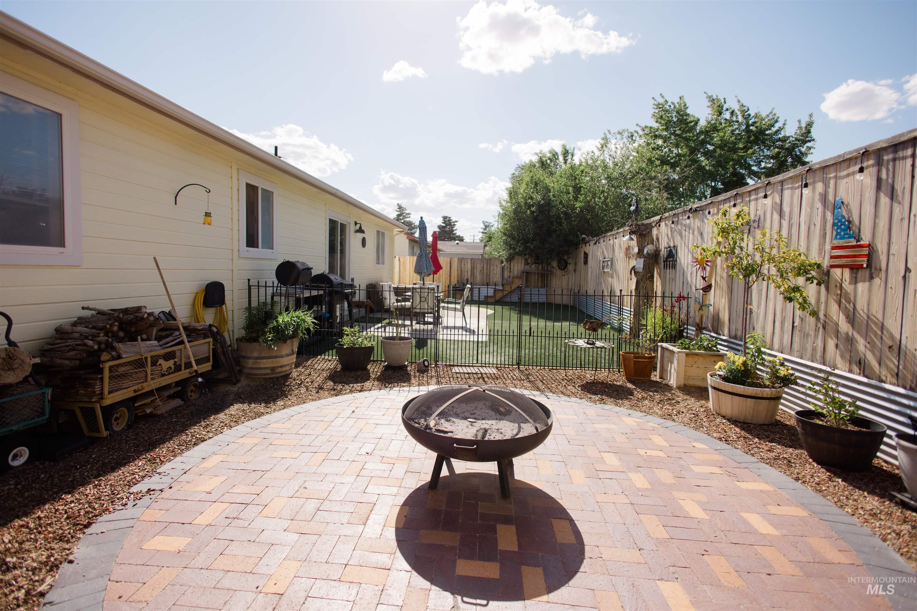 1760 Peregrine Drive, Mountain Home, Idaho 83647, 3 Bedrooms, 2 Bathrooms, Residential For Sale, Price $349,000,MLS 98997361