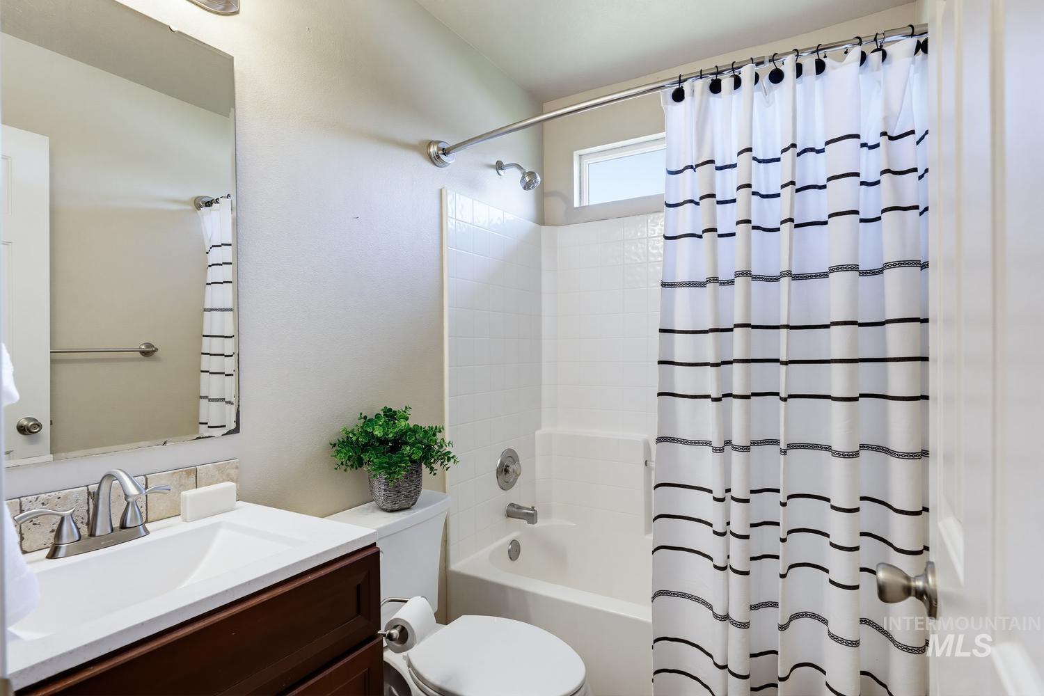 8243 W Pamela St, Garden City, Idaho 83714, 3 Bedrooms, 2 Bathrooms, Residential For Sale, Price $419,999,MLS 98997366