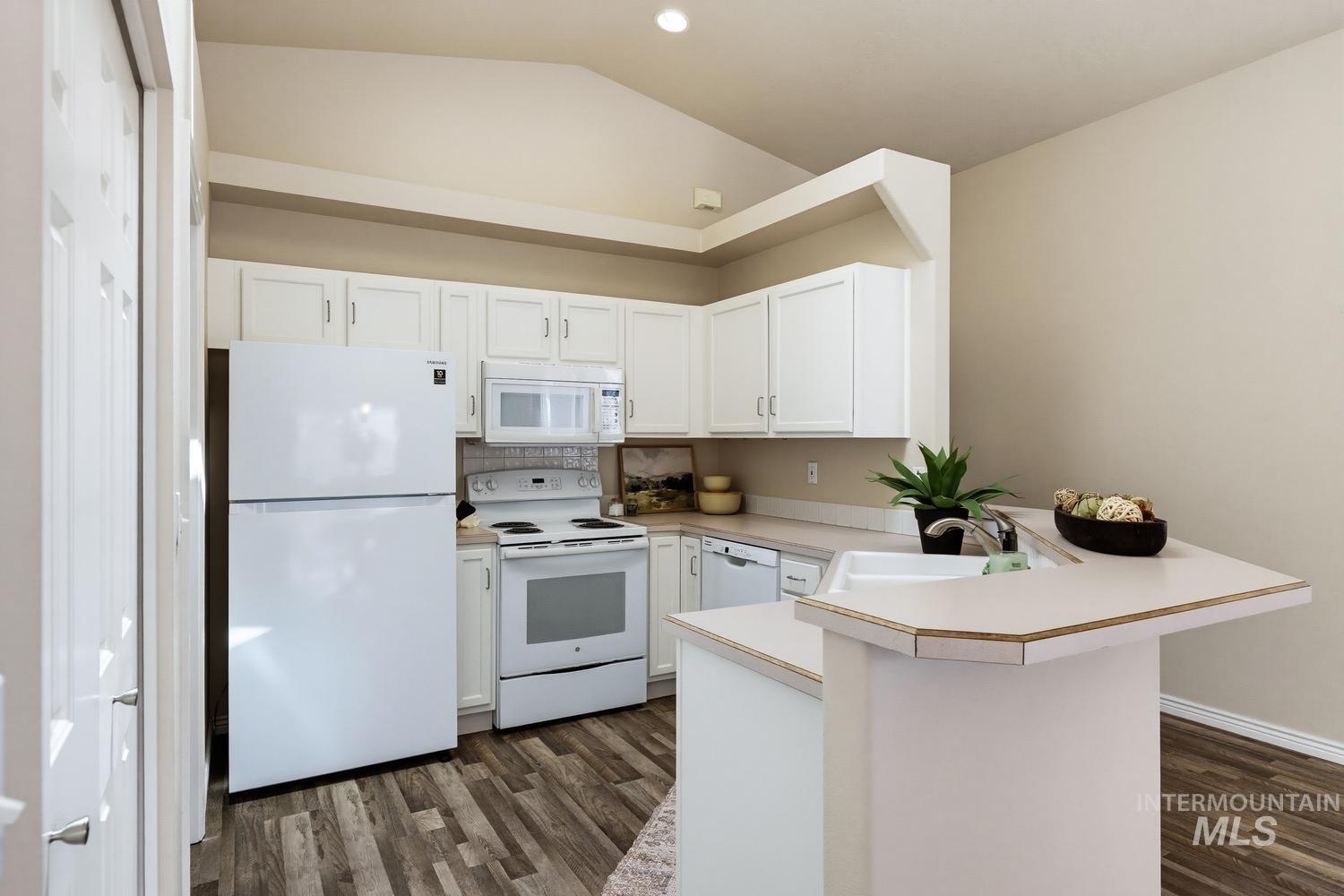 8243 W Pamela St, Garden City, Idaho 83714, 3 Bedrooms, 2 Bathrooms, Residential For Sale, Price $419,999,MLS 98997366