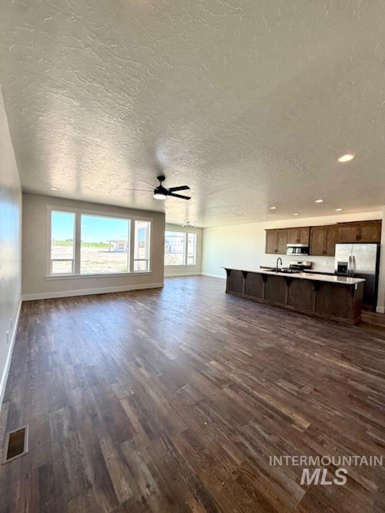 28623 Hurtz Lane, Parma, Idaho 83660, 3 Bedrooms, 2 Bathrooms, Residential For Sale, Price $650,000, 98997367