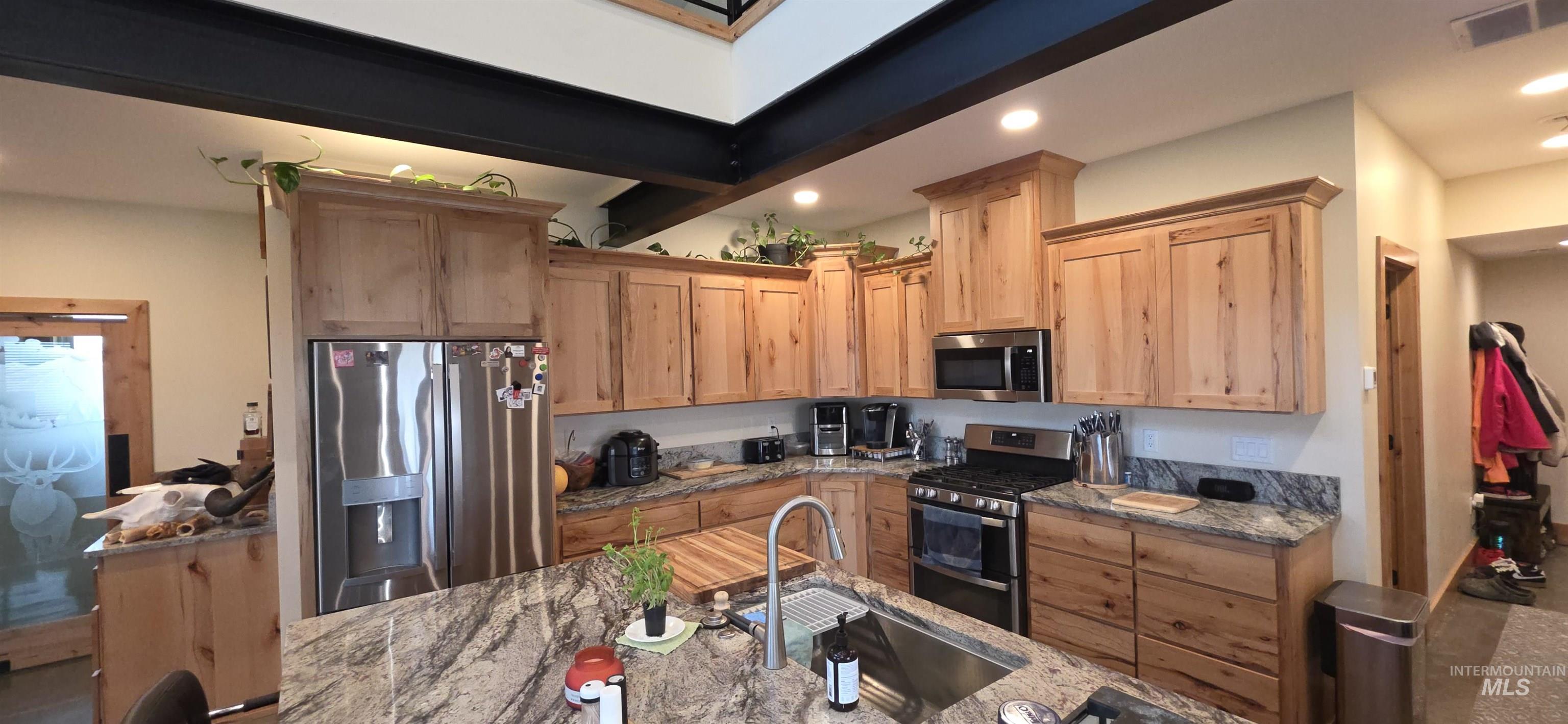 305 Snake River Drive, American Falls, Idaho 83211, 3 Bedrooms, 3 Bathrooms, Residential For Sale, Price $2,290,000,MLS 98997368
